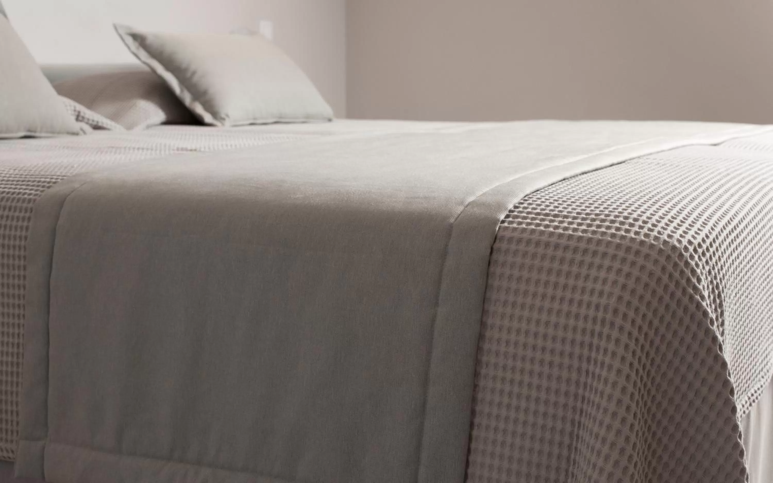 Bed in King Saron Hotel Resort