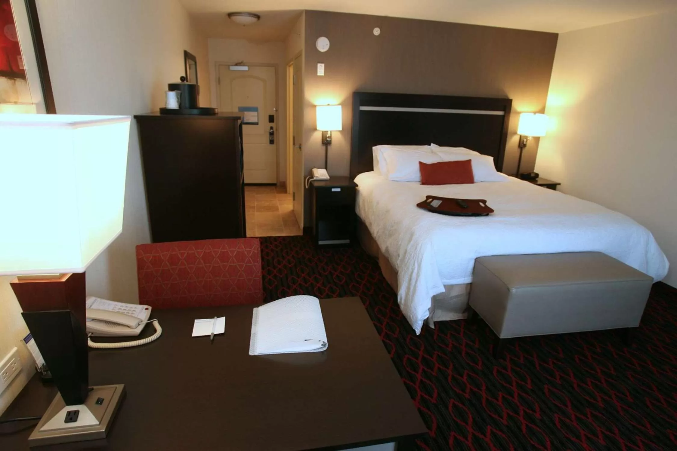 Bed in Hampton Inn & Suites Red Deer