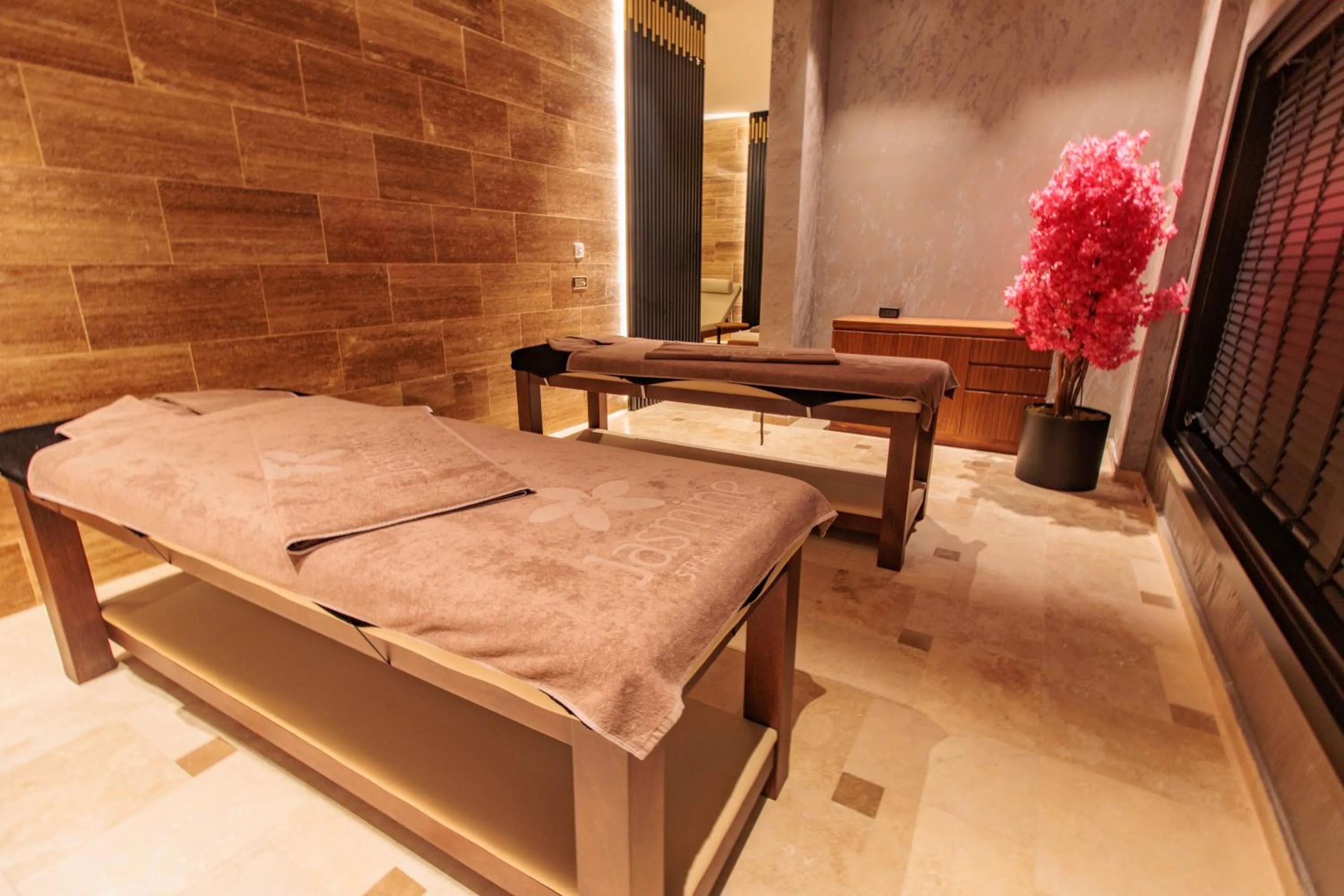 Massage, Bed in Anadolu Hotels Esenboga Thermal