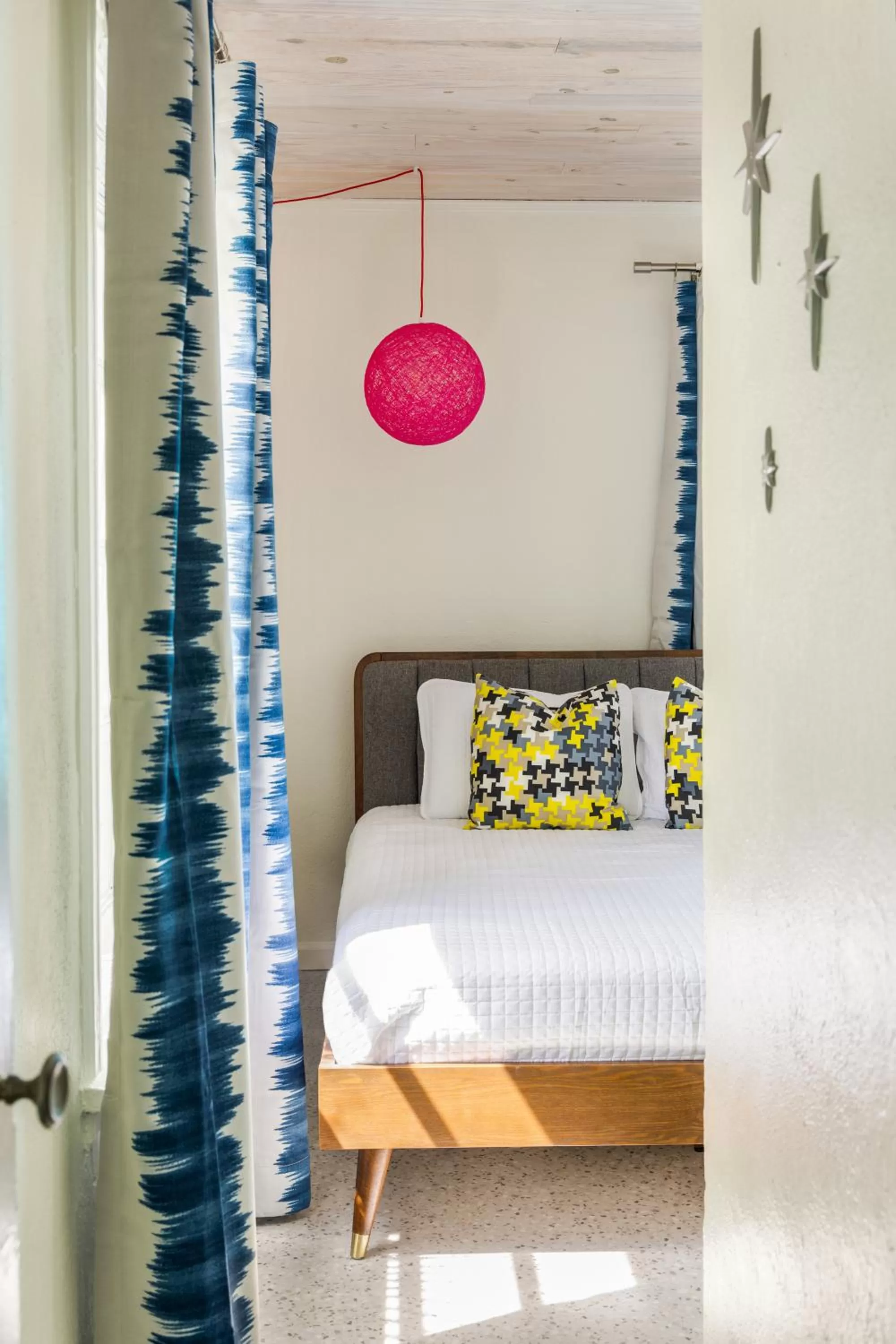 Bed in Sunset Inn and Cottages