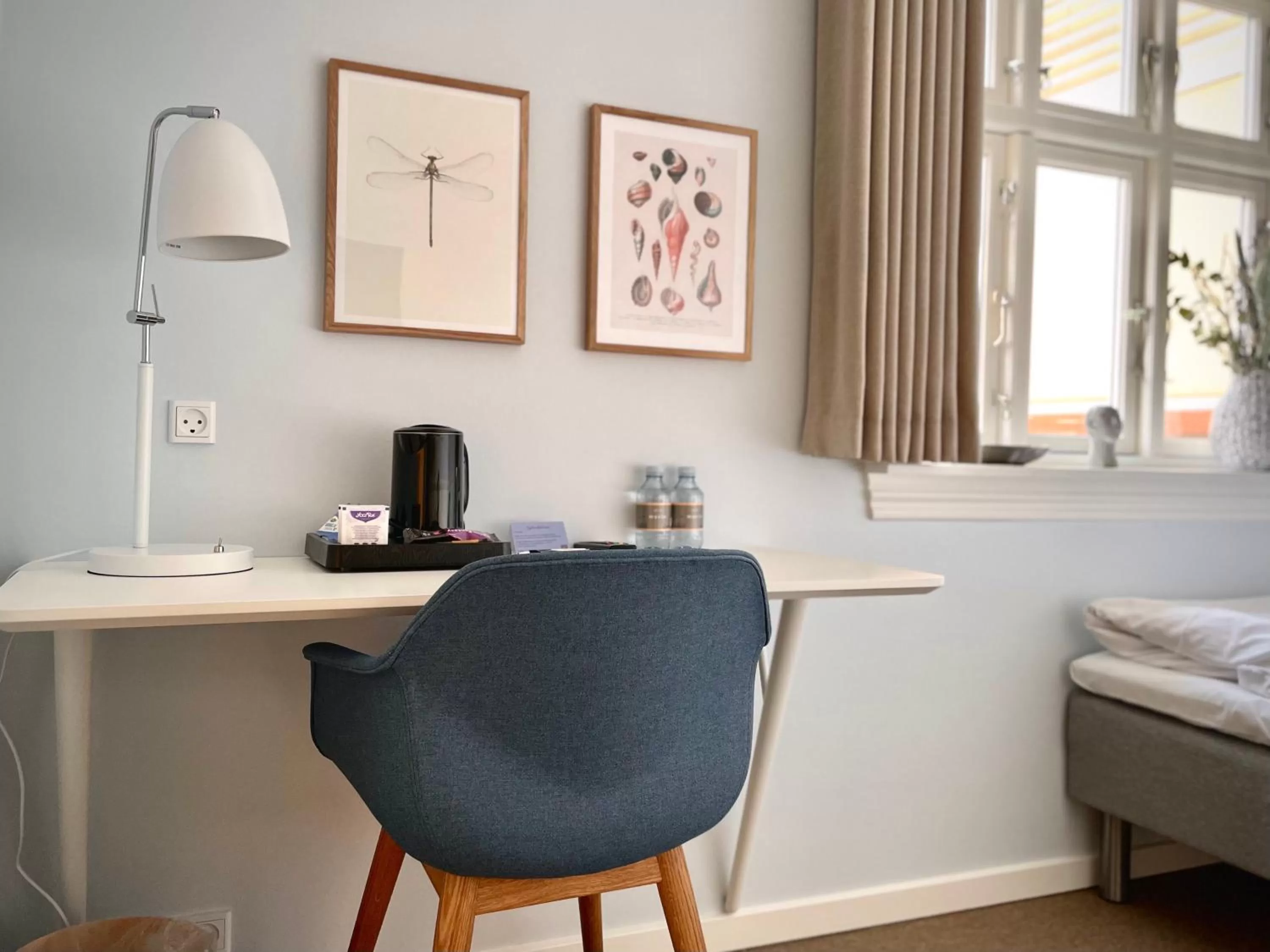 Coffee/tea facilities, Bed in Hotel Marie