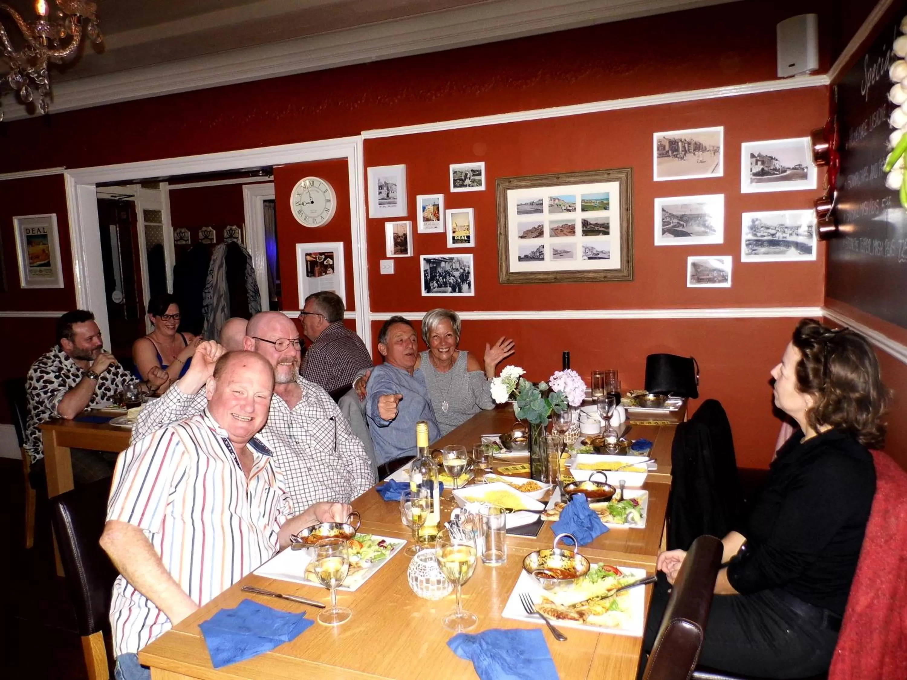 Restaurant/places to eat in Waterfront Hotel