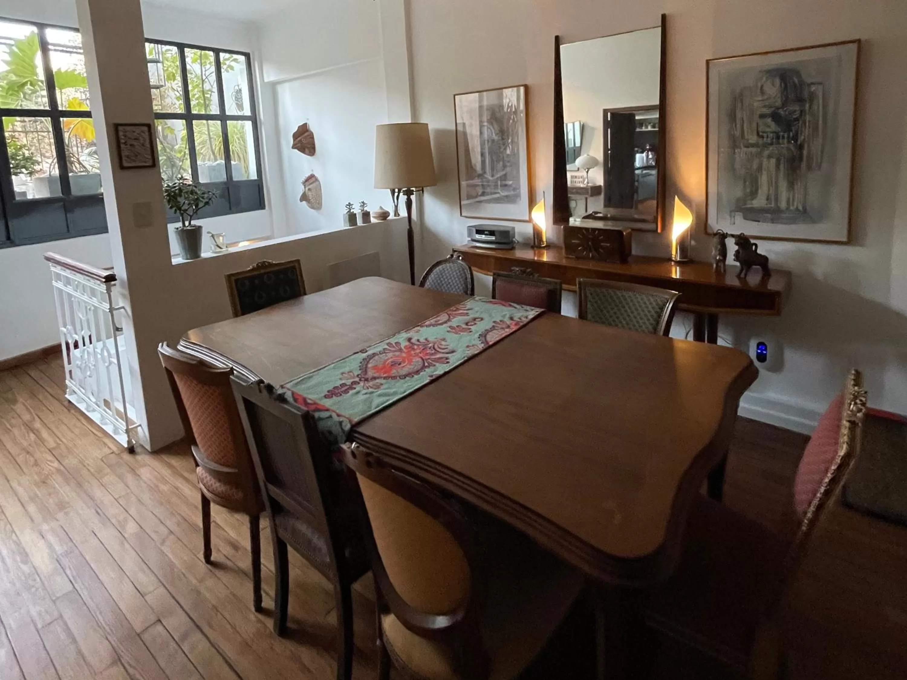 Dining area in Le Petit Palais