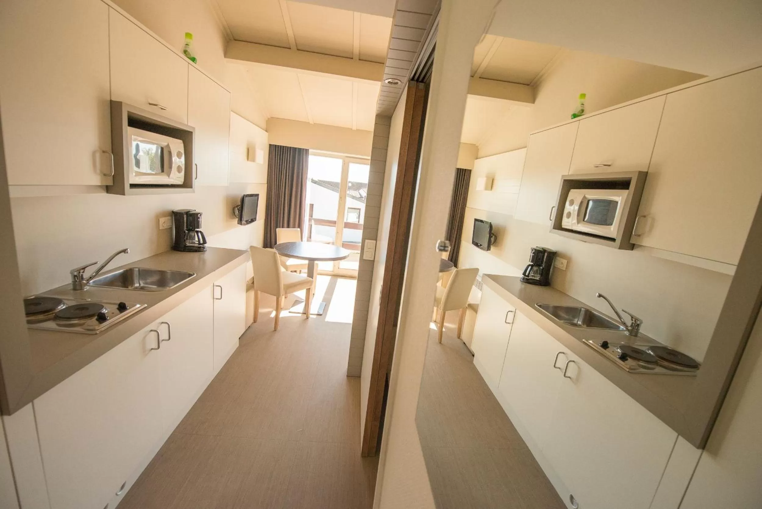Kitchen or kitchenette in C-Hotels Zeegalm
