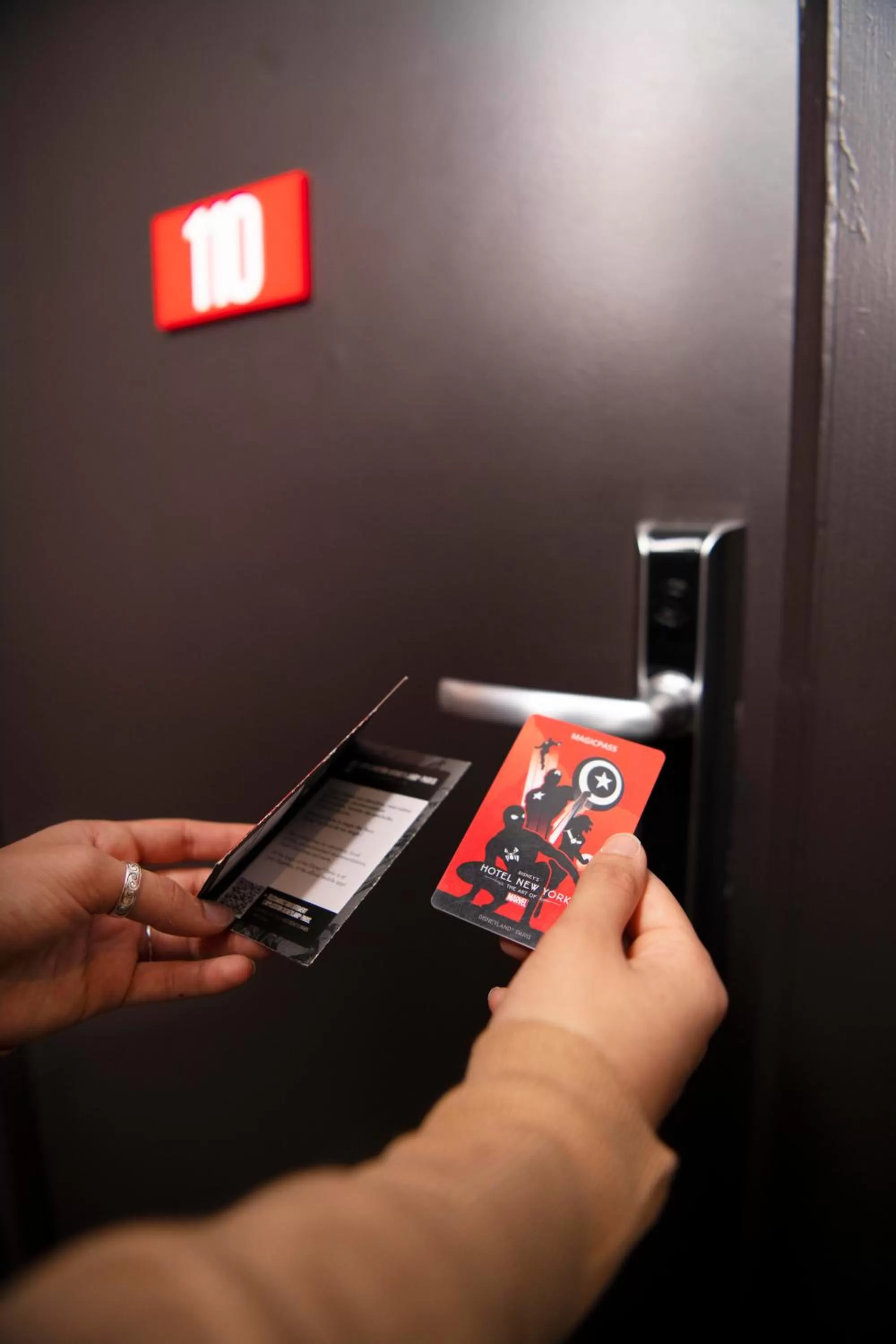 Bedroom in Disney Hotel New York - The Art of Marvel