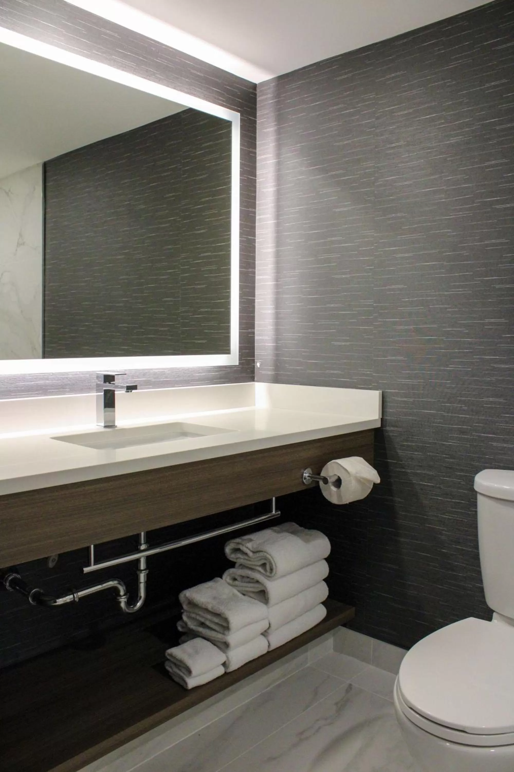 Bathroom in Radisson Blu Vancouver Airport Hotel & Marina