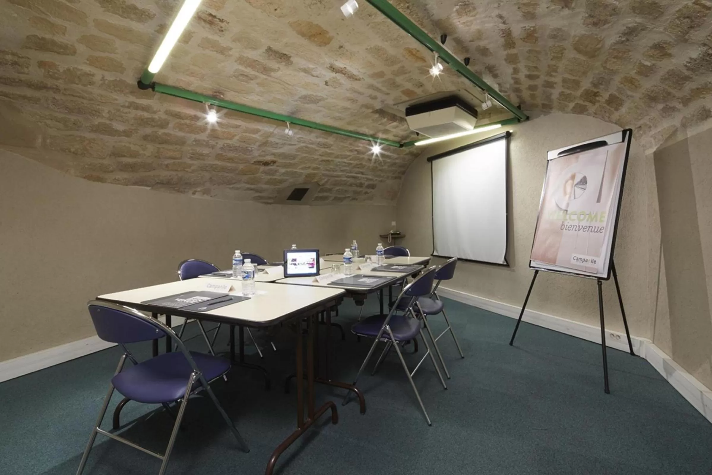 Business facilities in Campanile Paris 14 - Maine Montparnasse