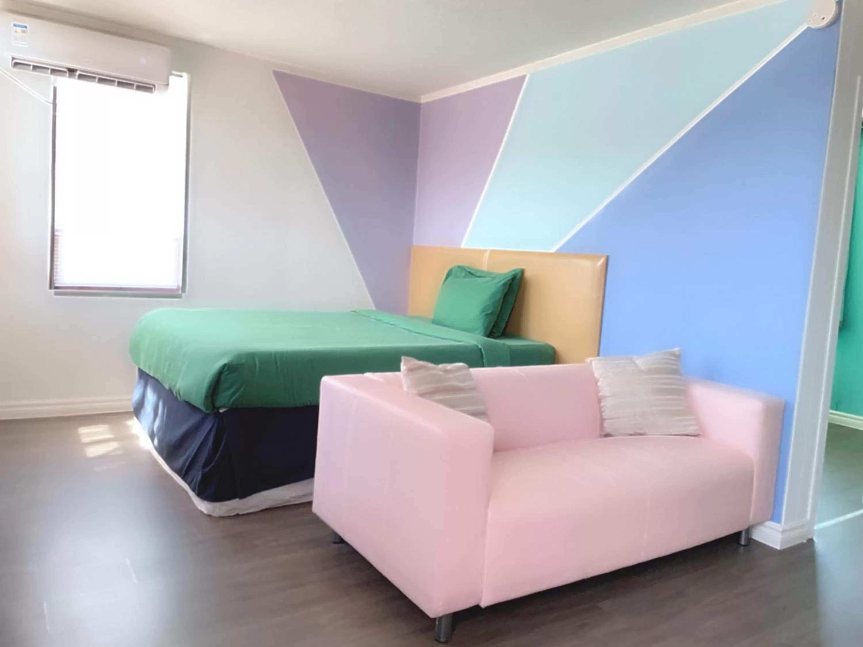 Bed in Stop 21 Motel