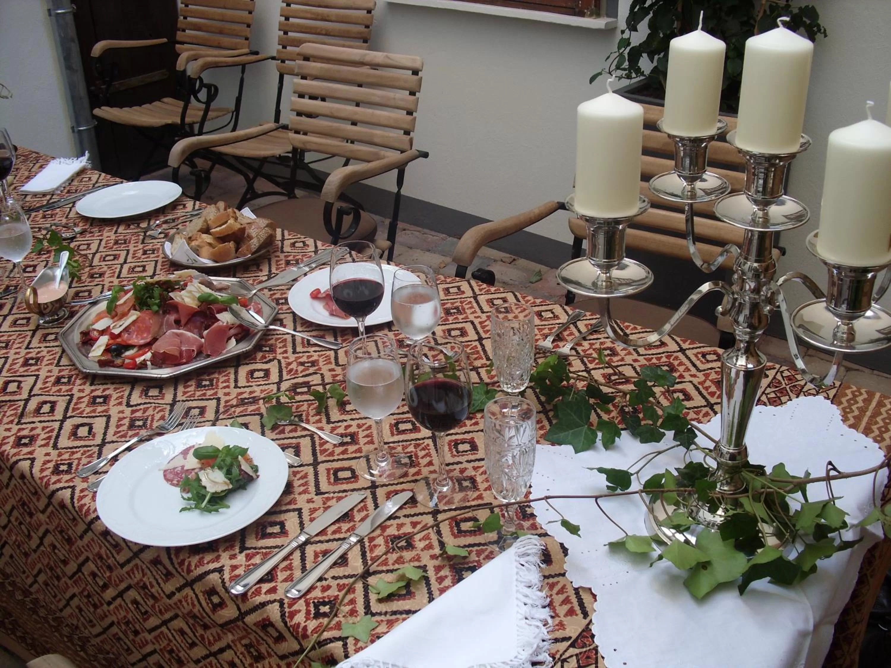 Restaurant/places to eat in Hotel & Café KleinerGrünauer