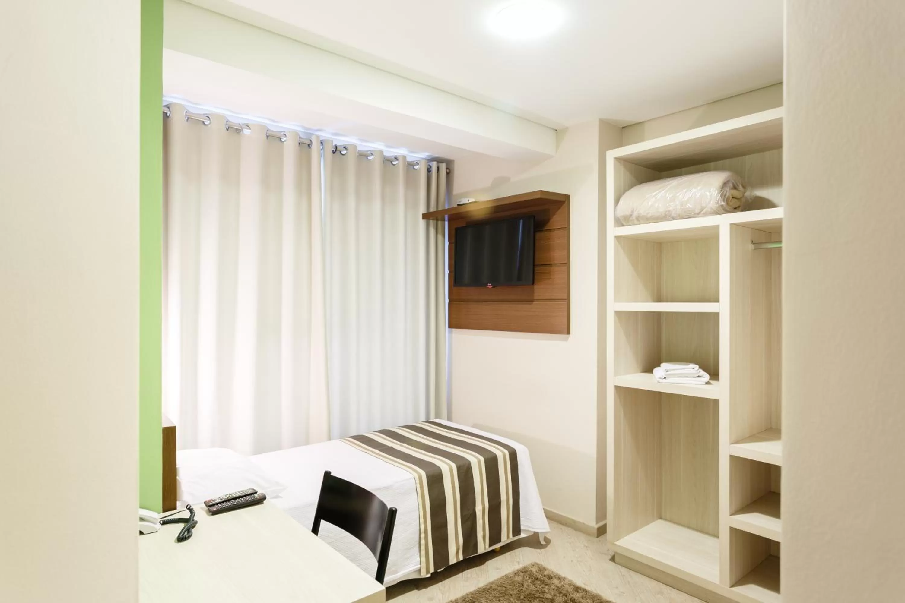 Bed in Hotel Sol By MRHotelaria