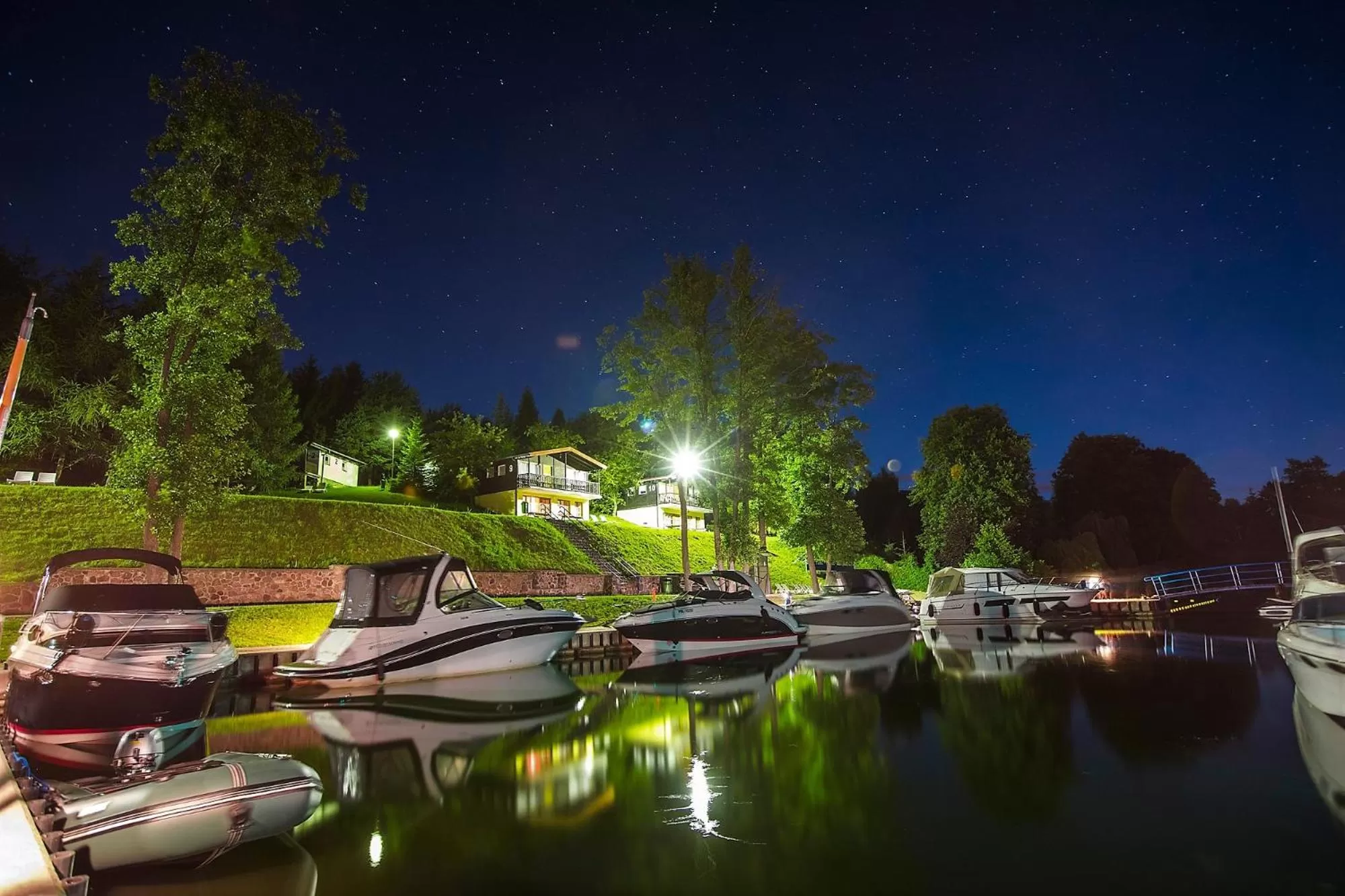 Night in Hotel Robert's Port