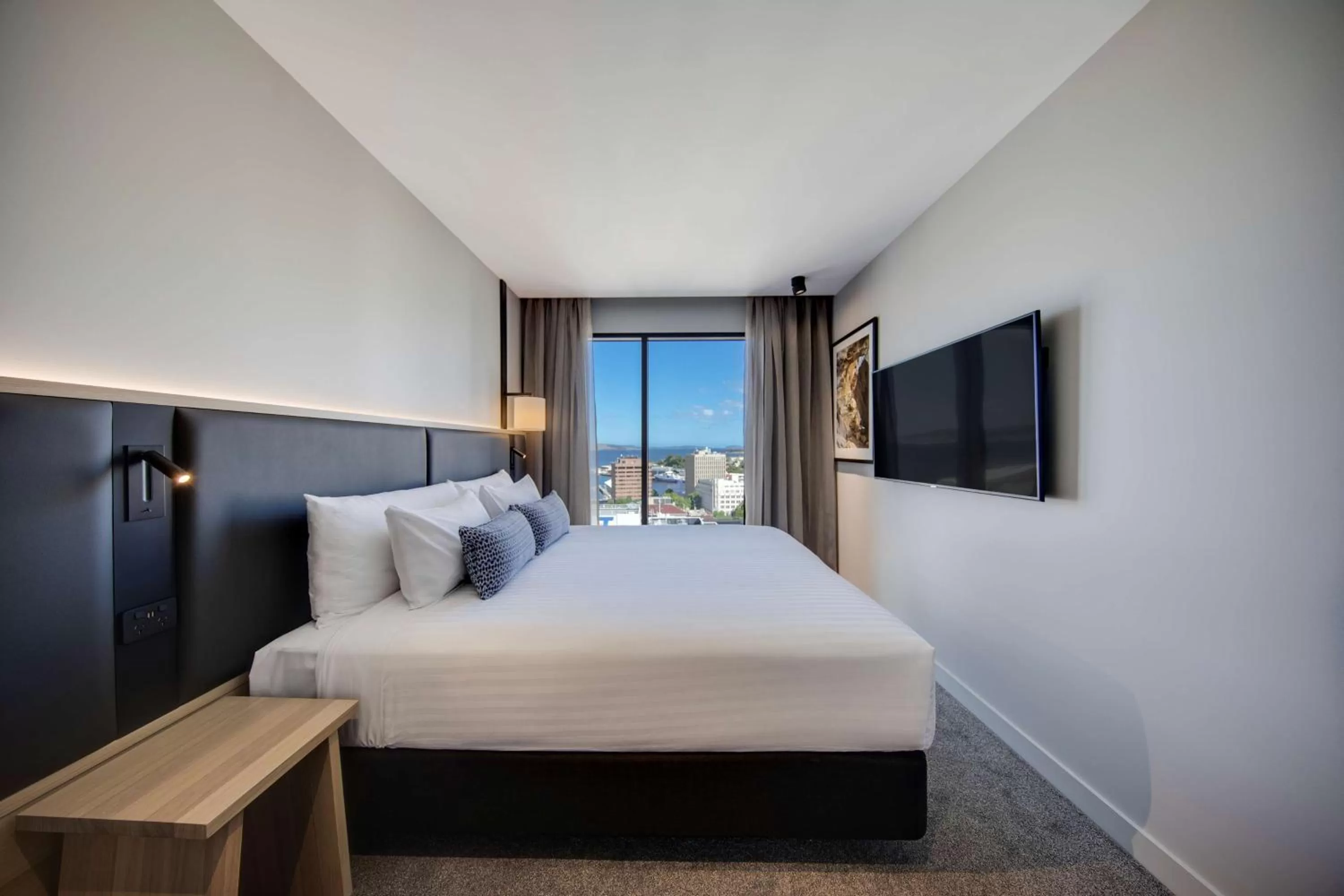 Photo of the whole room, Bed in Vibe Hotel Hobart