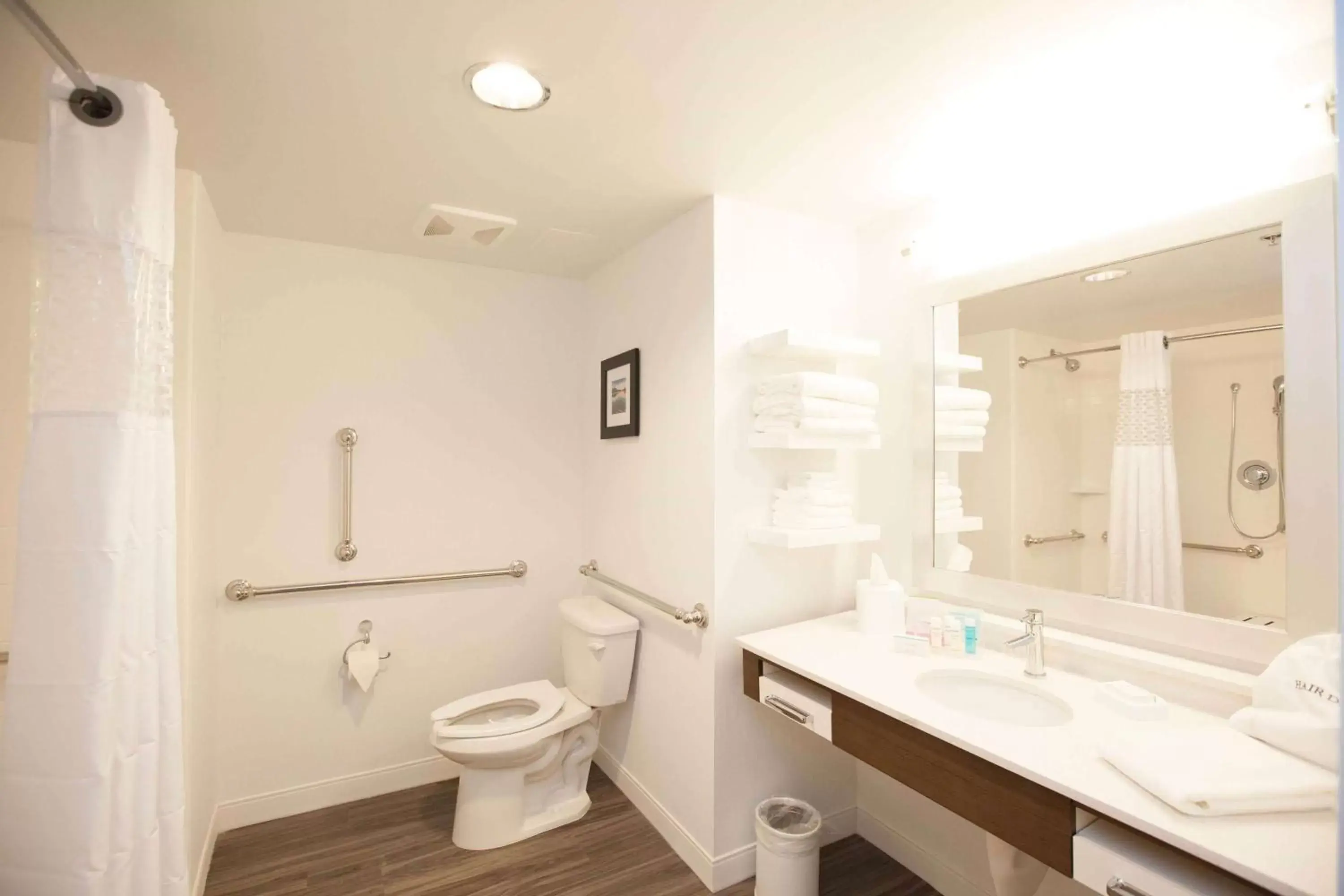 Queen Room with Two Queen Beds (4 Adults) in Hampton Inn Emerson - Lakepoint, Ga Queen Room with Two Queen Beds (4 Adults) in Hampton Inn Emerson - Lakepoint, Ga