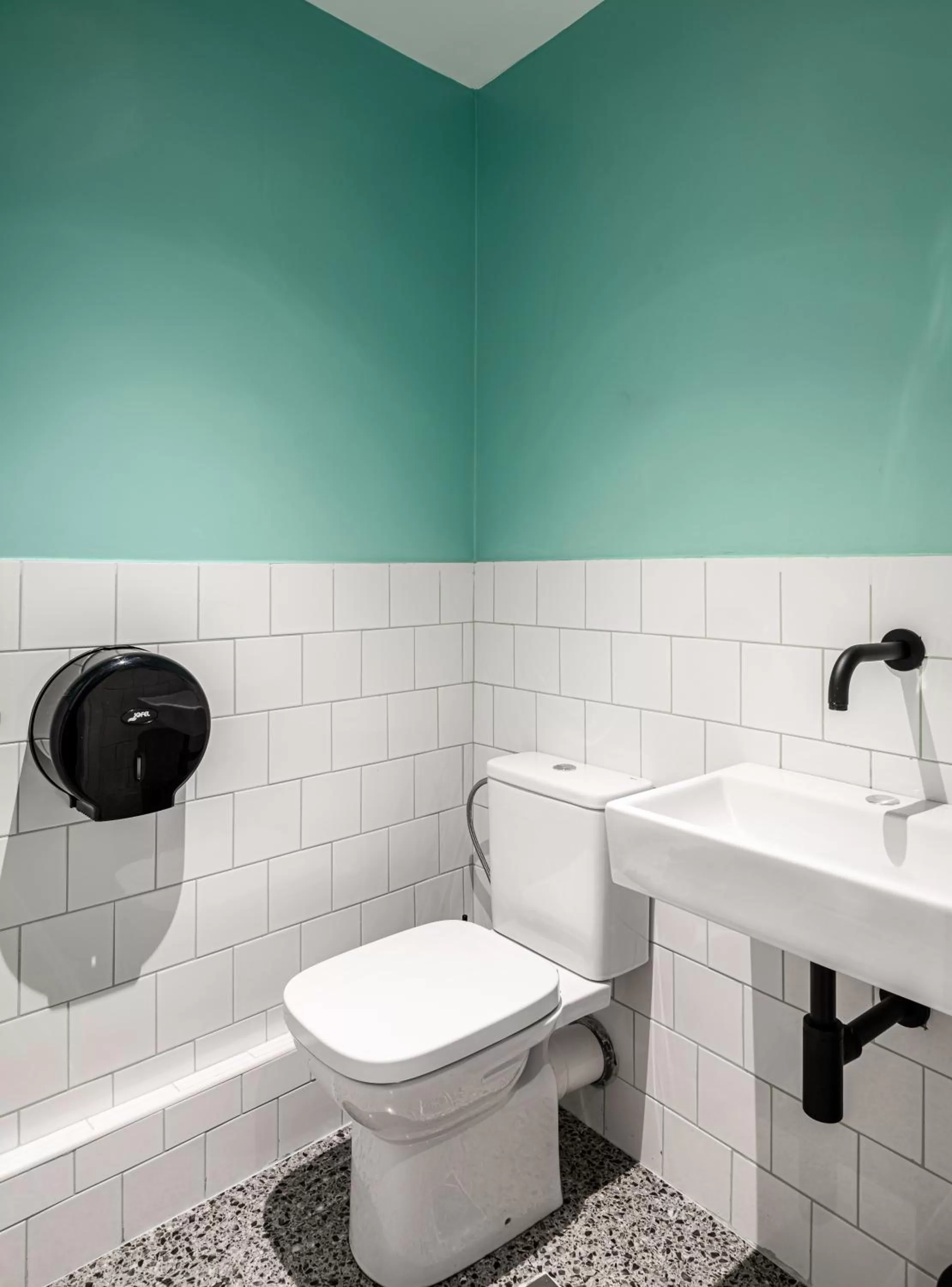 Bathroom in Mosaikon