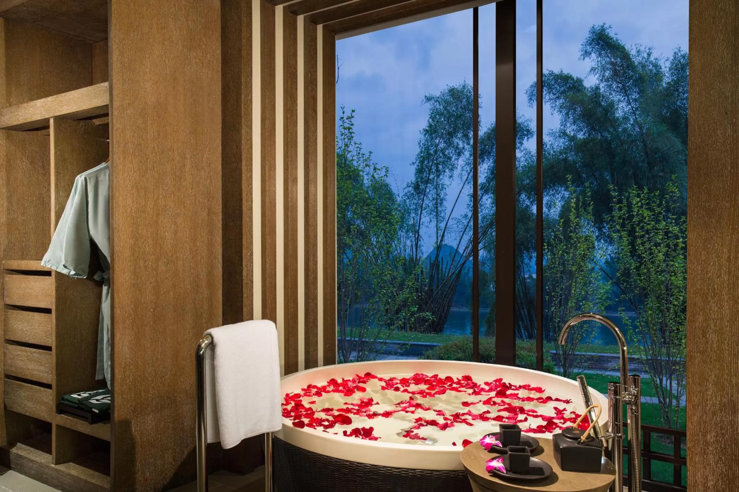 Bathroom in Banyan Tree Yangshuo