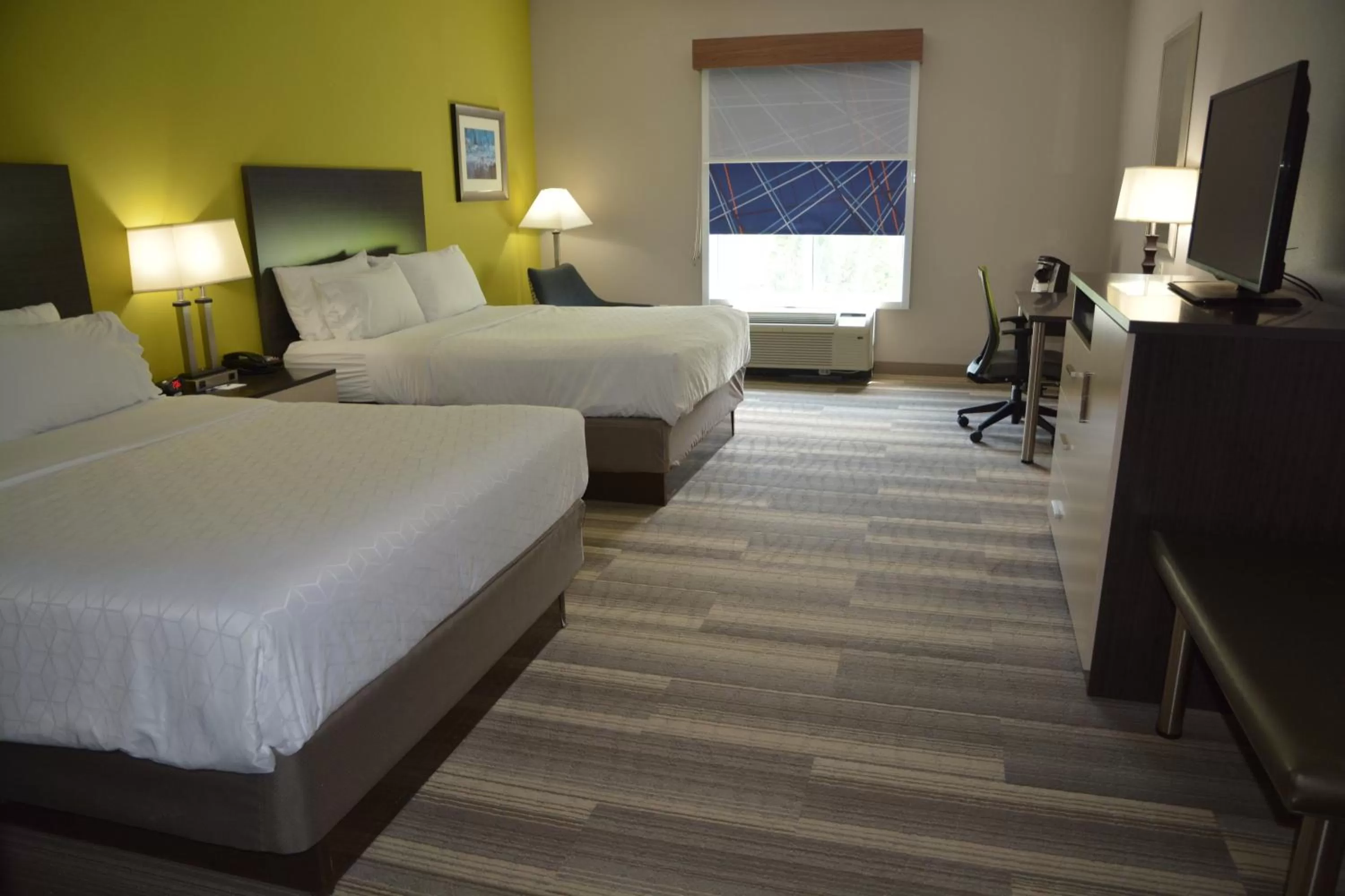 Photo of the whole room, Bed in Holiday Inn Express & Suites Caryville by IHG