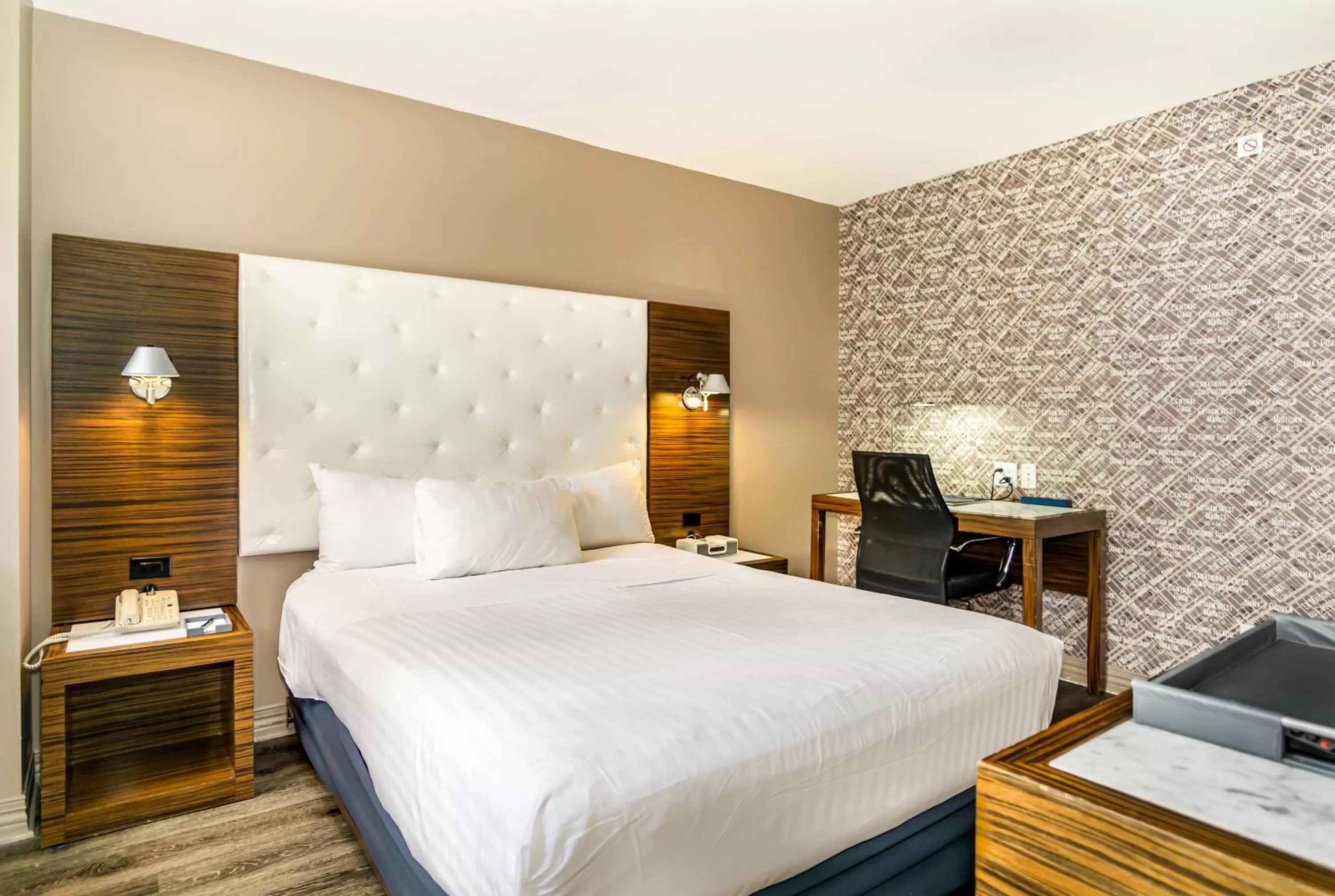 Bedroom, Bed in The Gallivant Times Square