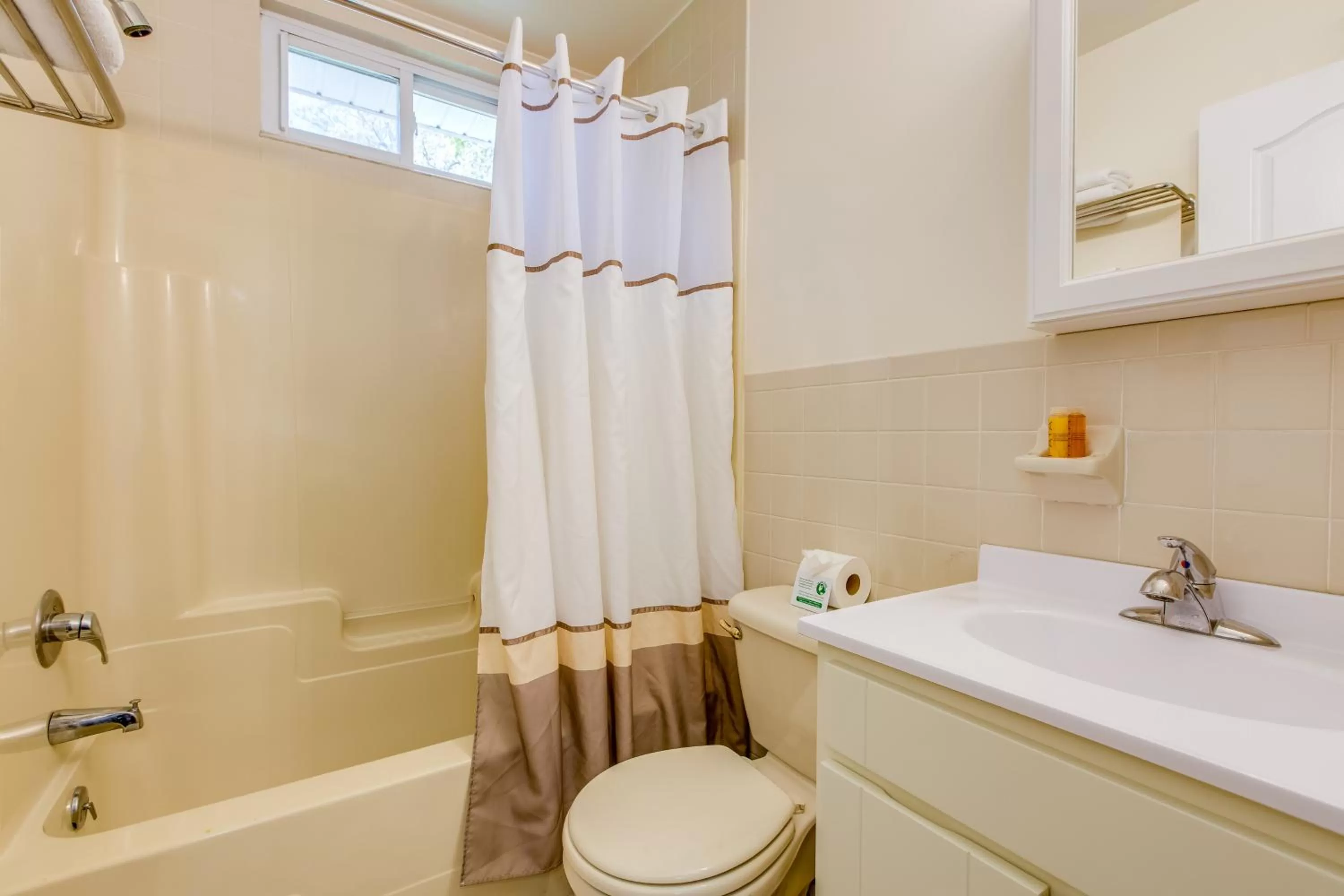 Bathroom in Colonial Shores Resort