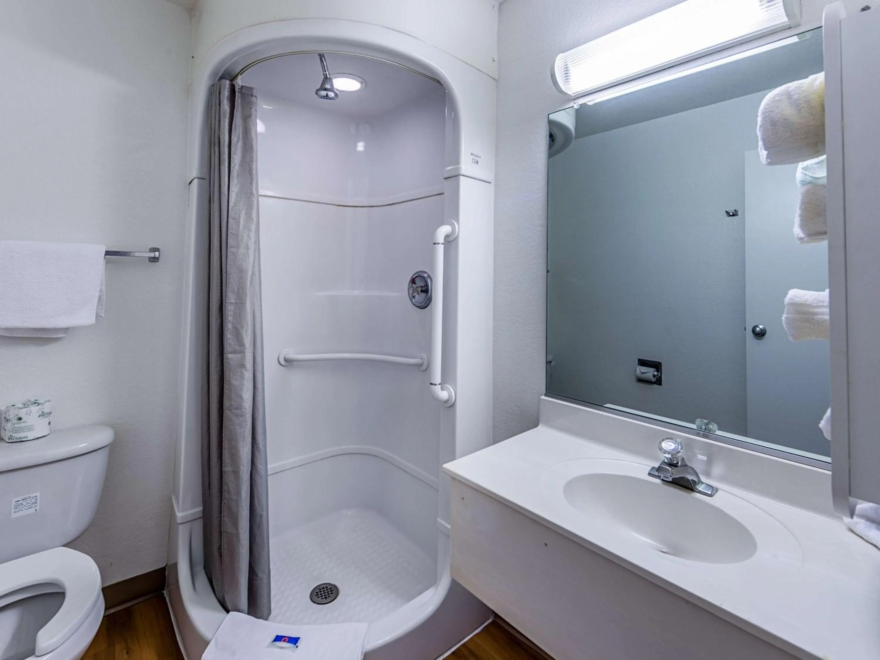 Shower in Motel 6-Yreka, CA