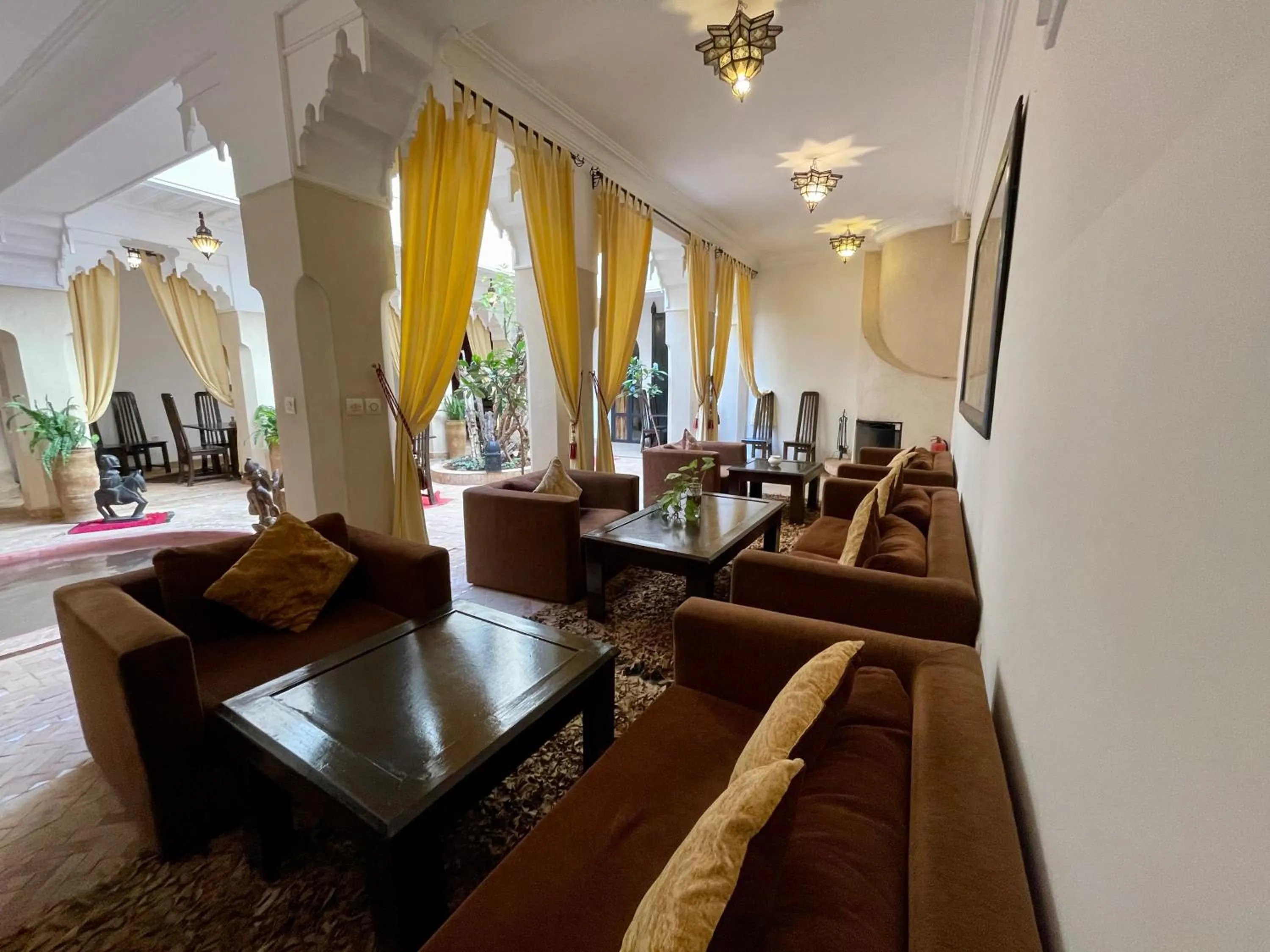 Lounge or bar in Riad Dar Foundouk and Spa