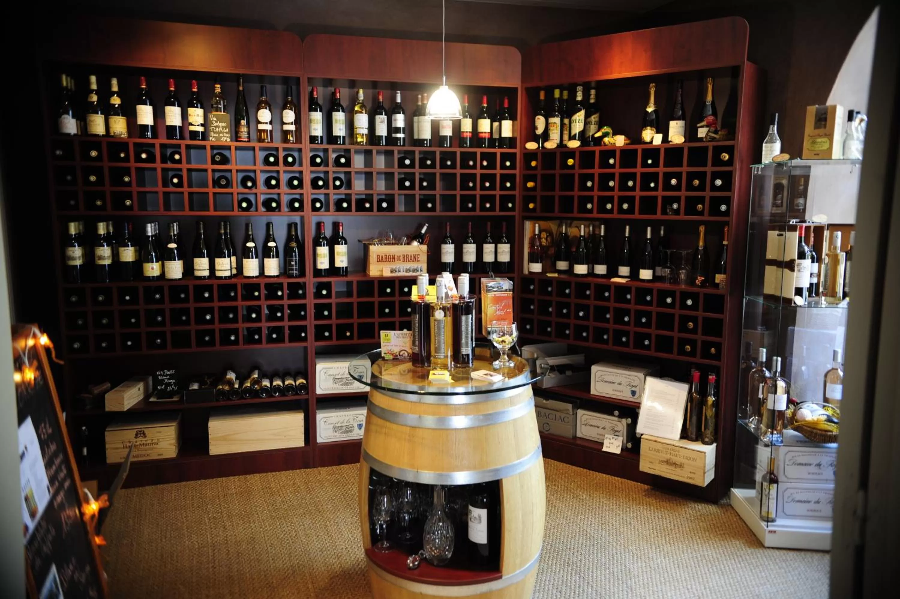 On-site shops in Logis Central Hôtel - Restaurant & Spa