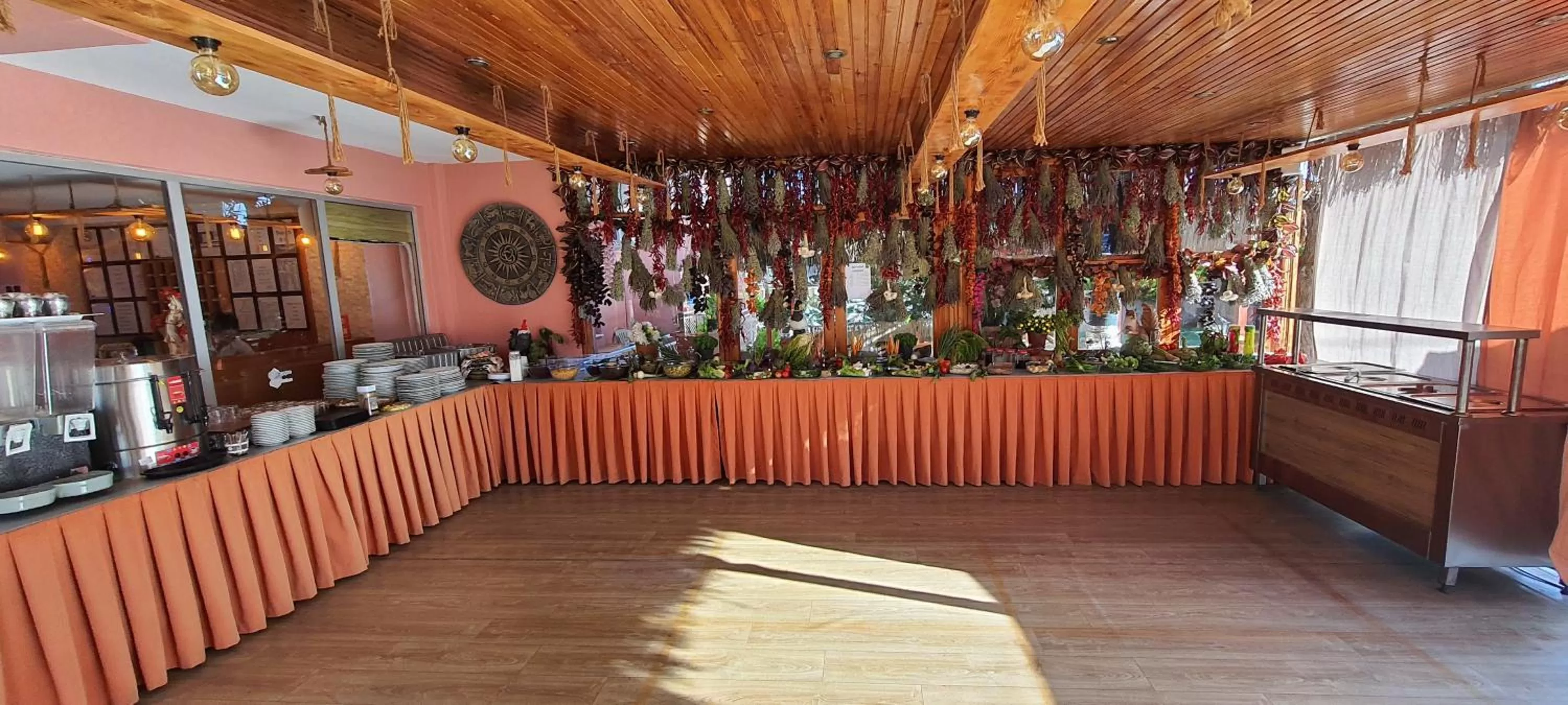 Restaurant/places to eat in Grand Yayla Hotel