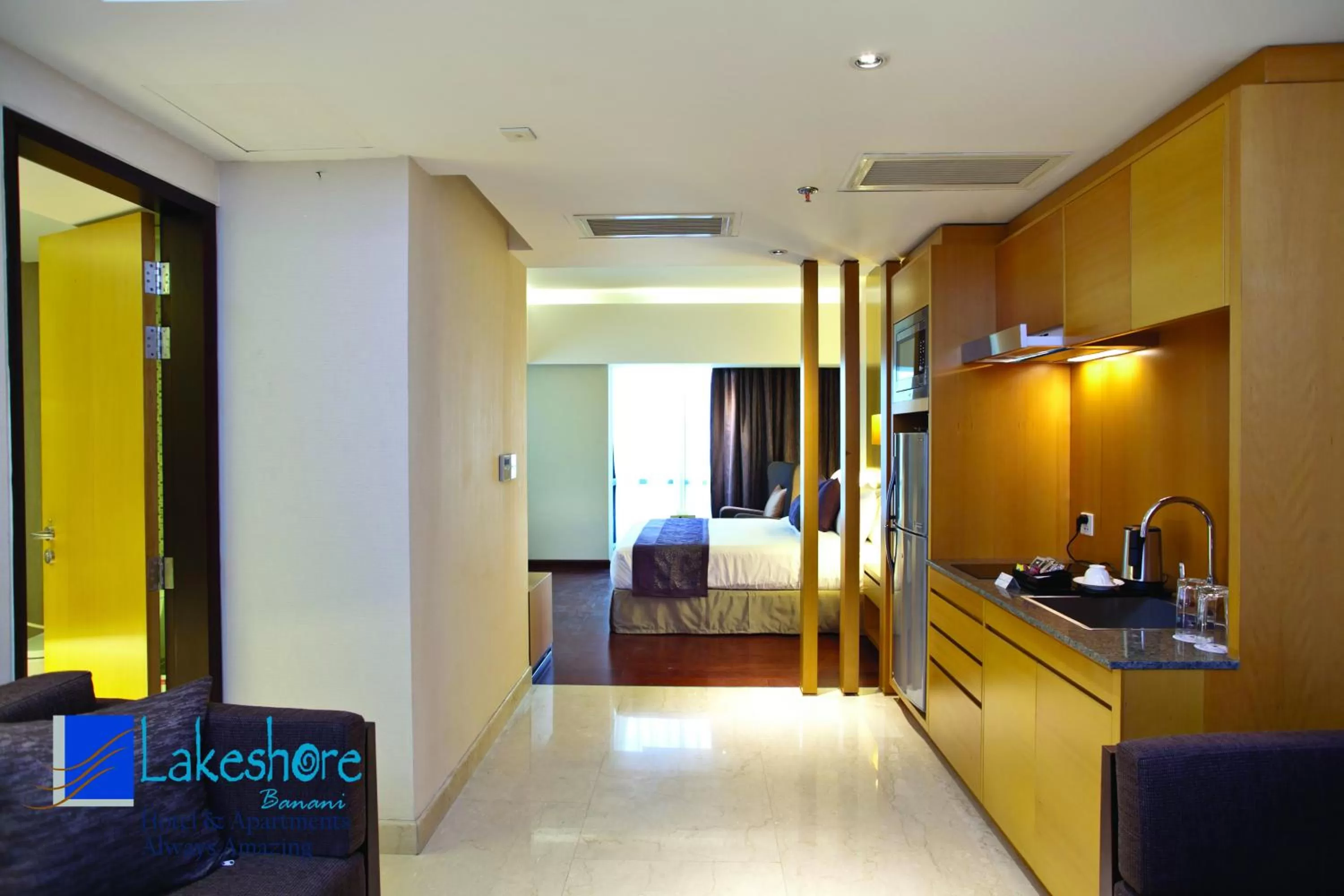 Bed in Lakeshore Suites, Banani