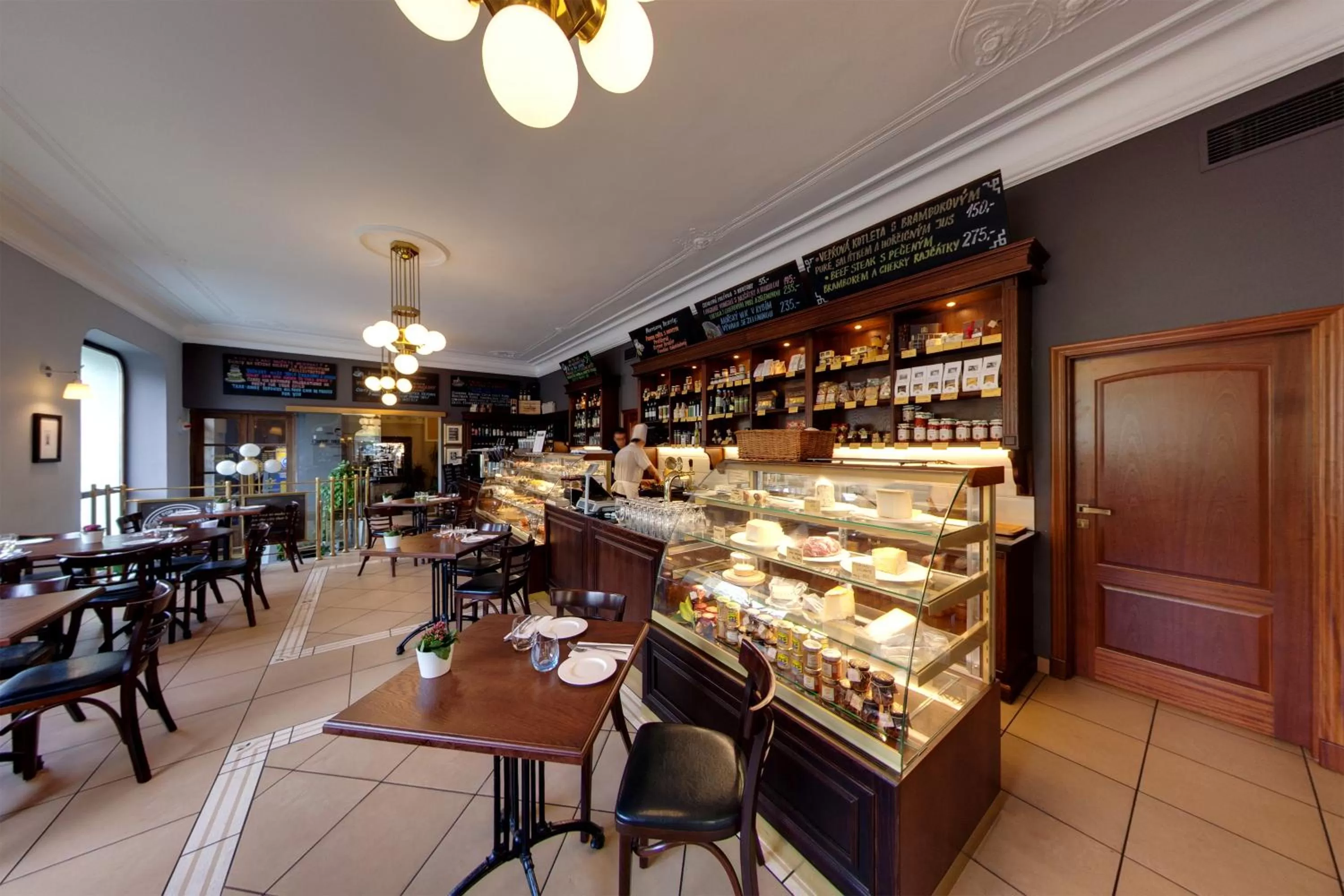 Restaurant/places to eat in Union Hotel Prague