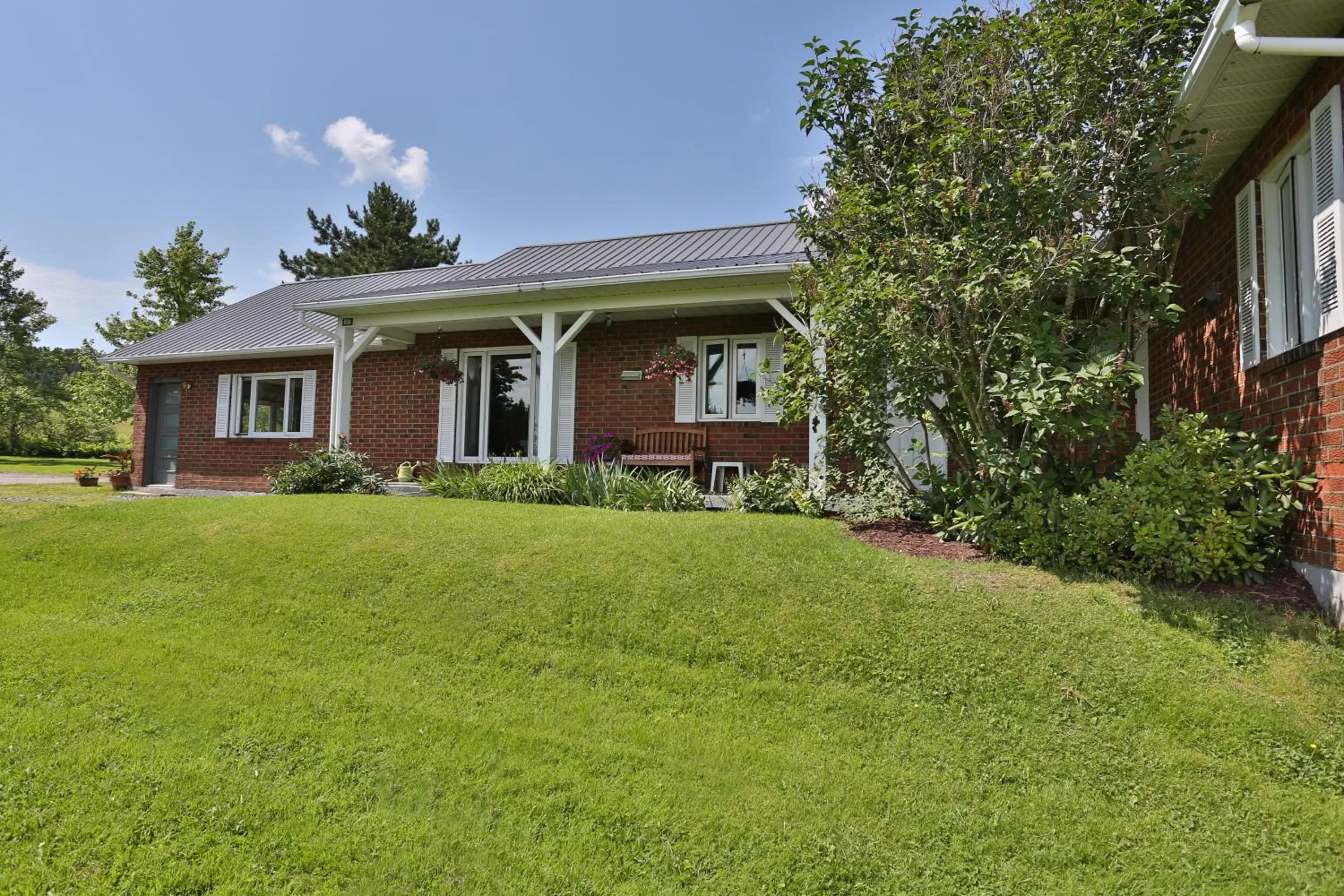 Property Building in Ranch St-Hubert