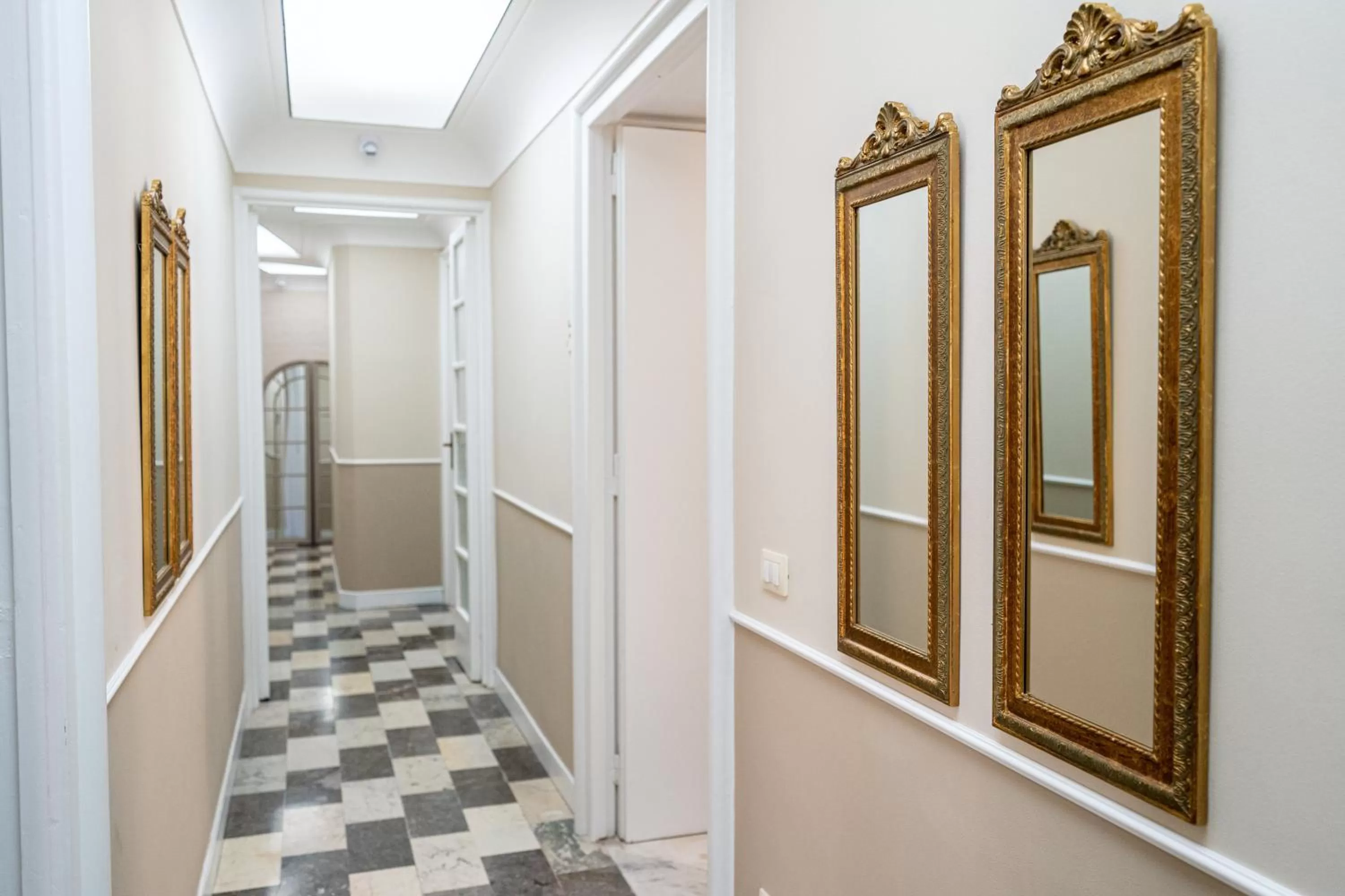 Text overlay in Joy's Bnb Ortigia