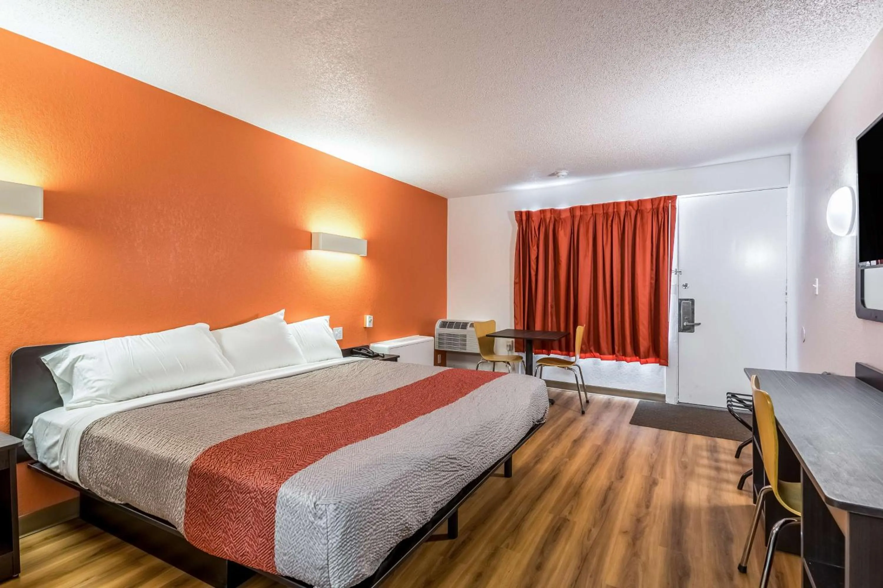 Photo of the whole room, Bed in Motel 6-Schenectady, NY