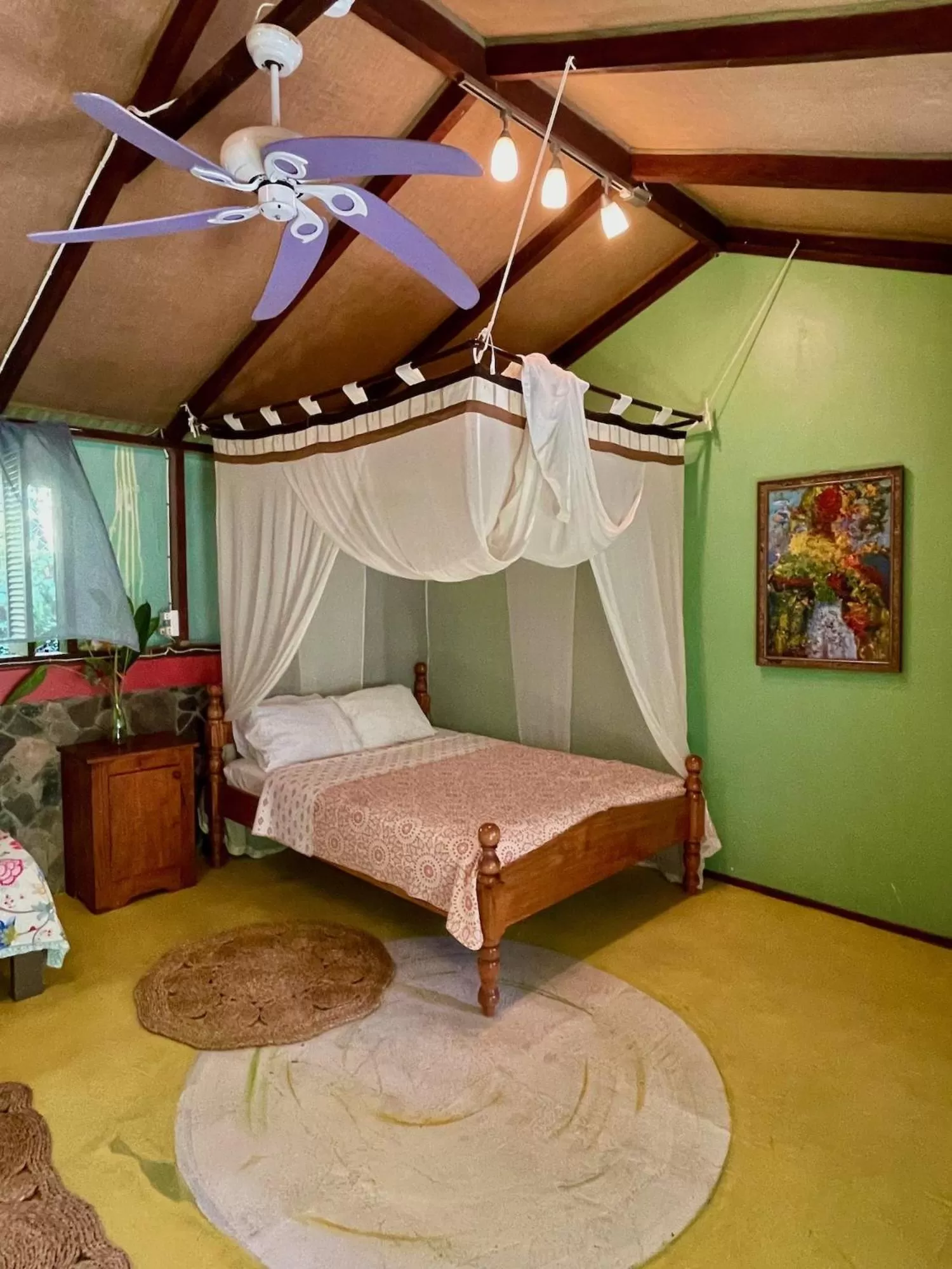 Bedroom, Bed in Cocoa Cottage