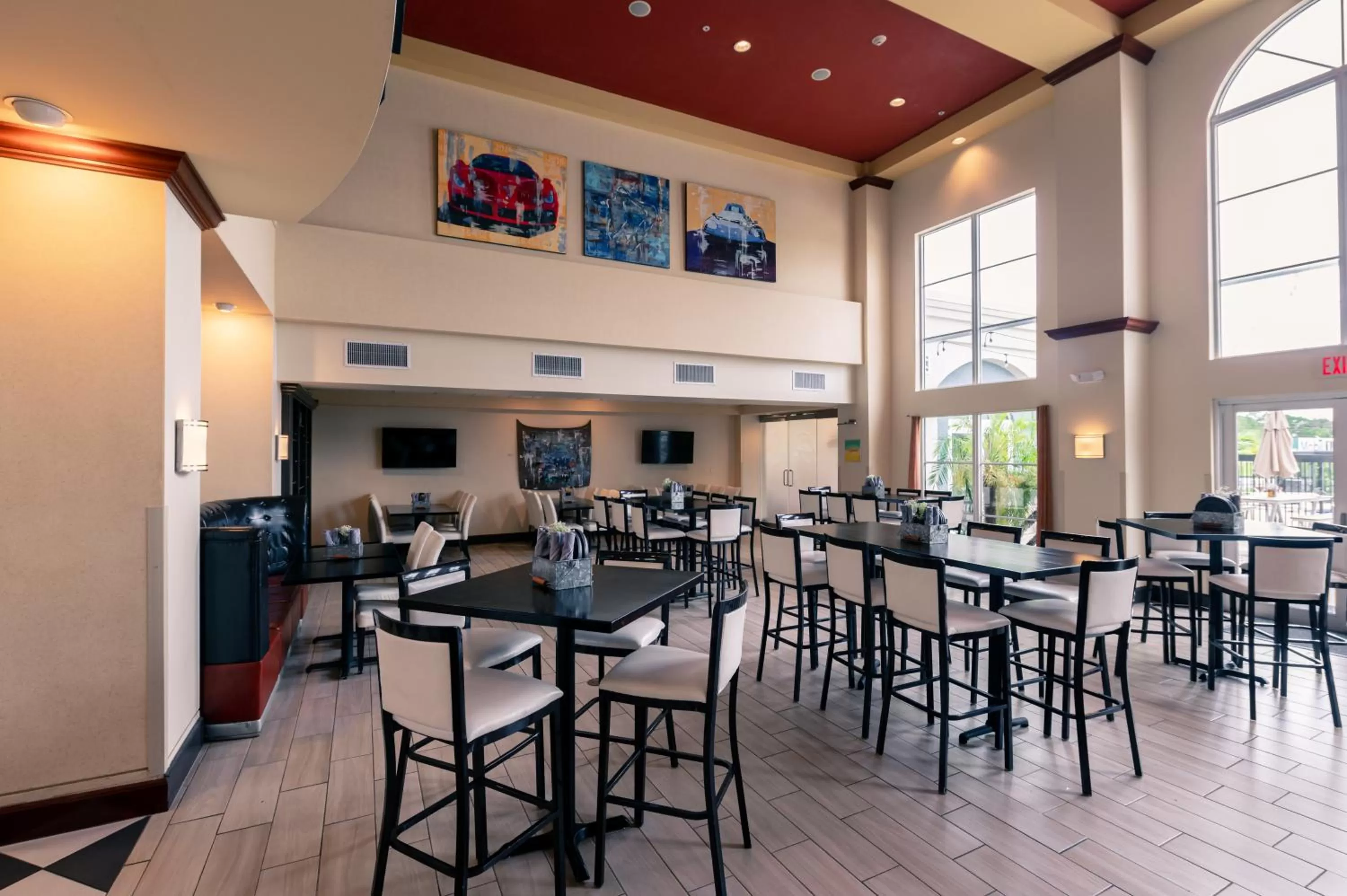 Restaurant/places to eat in SEVEN Sebring Raceway Hotel