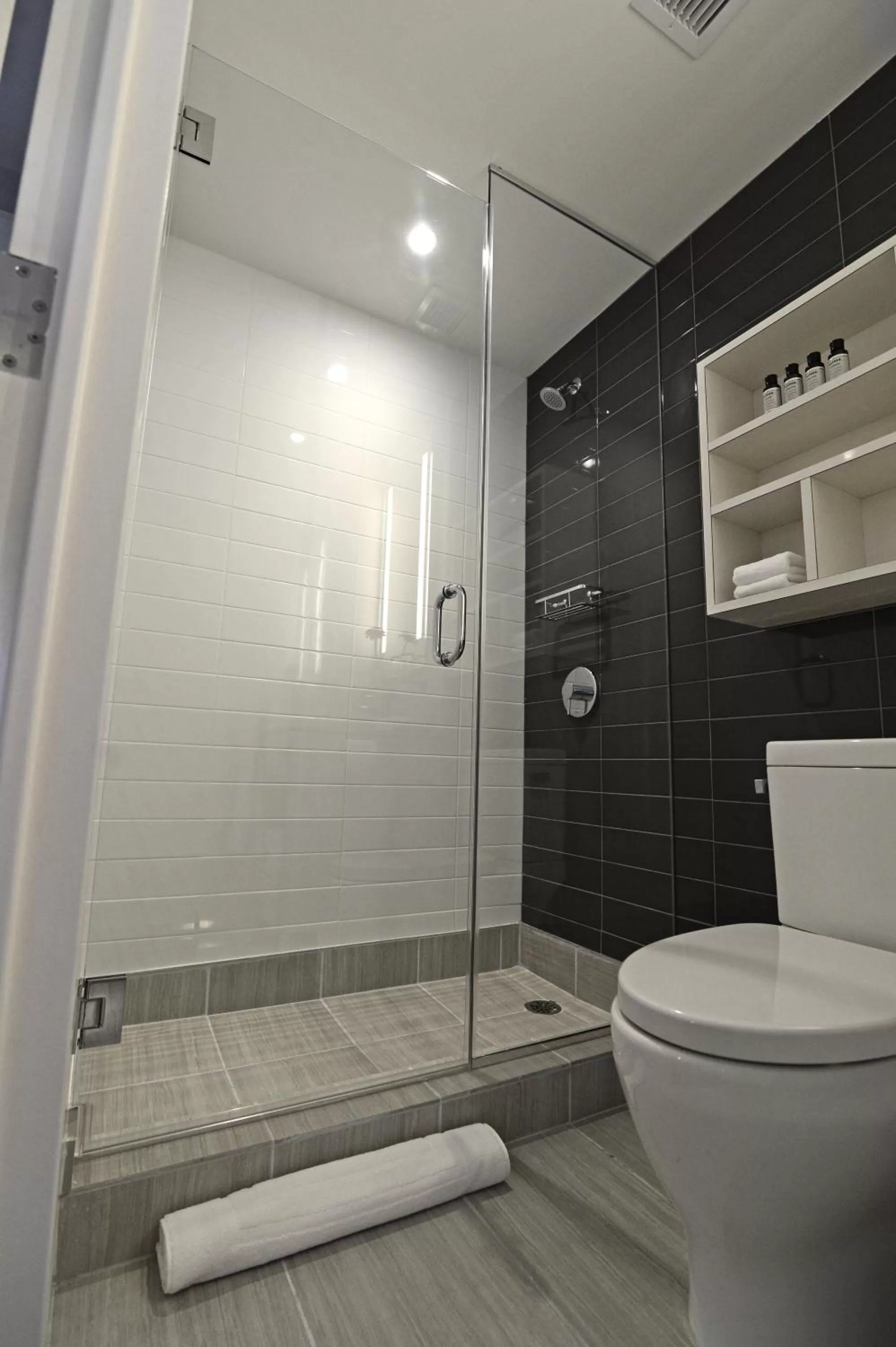 Bathroom in Edge Hotel Washington Heights