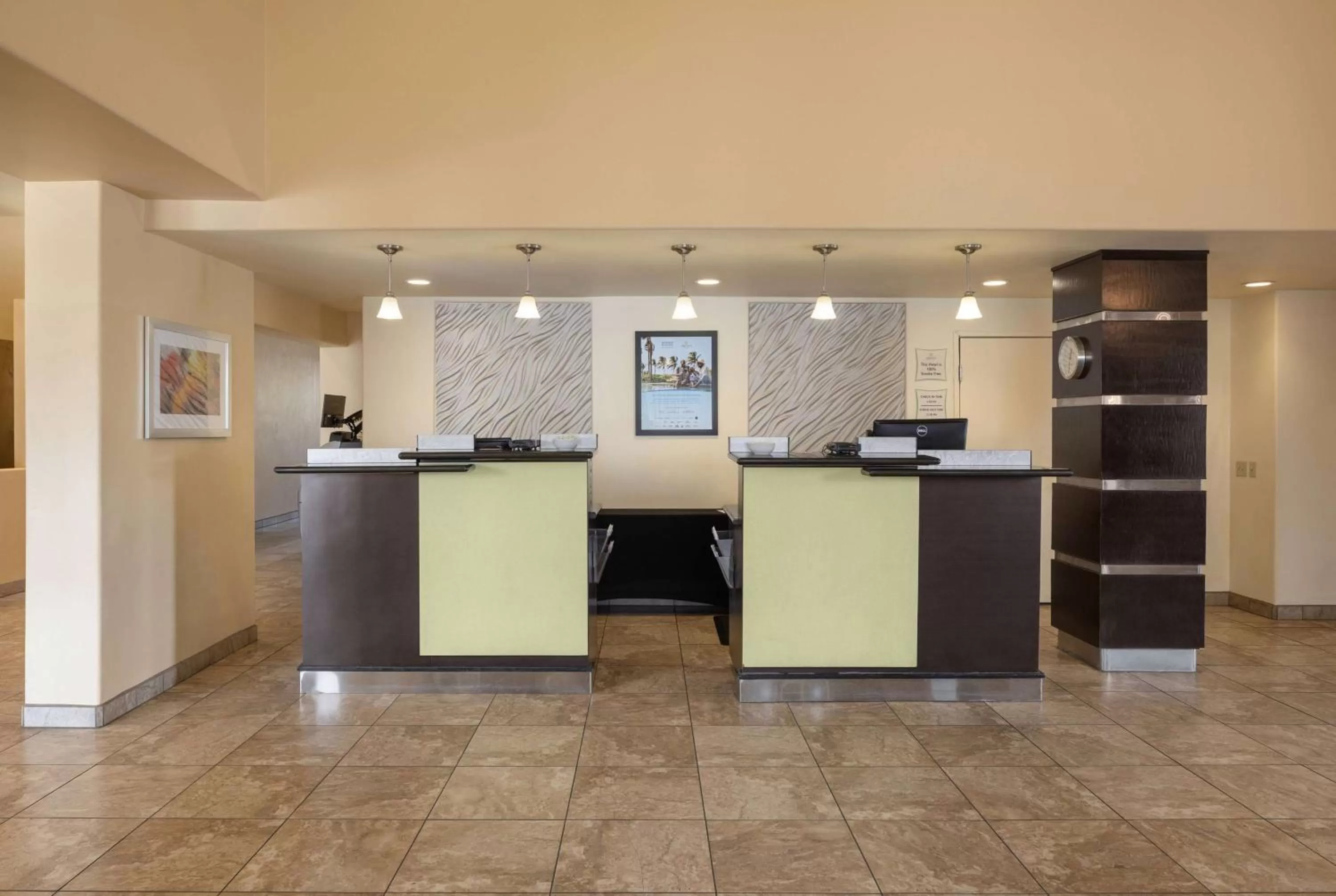 Lobby or reception in La Quinta by Wyndham Tucson - Reid Park