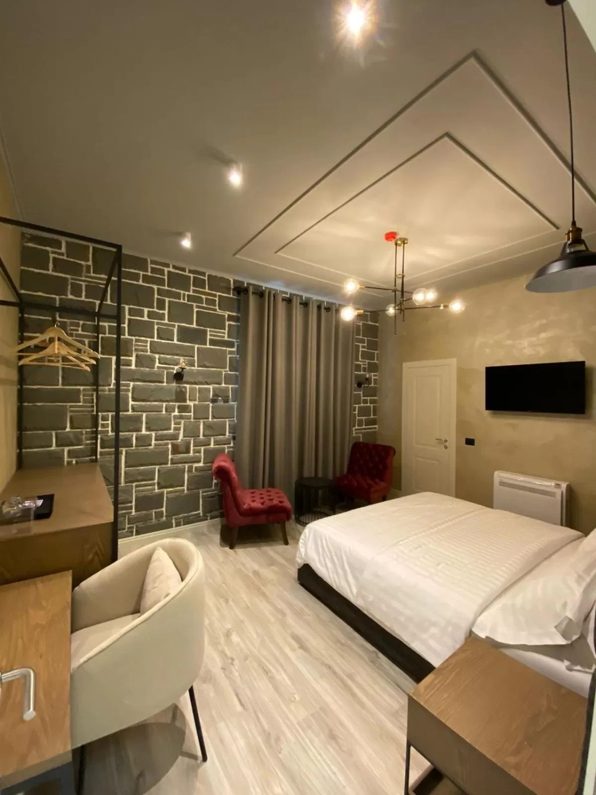 Photo of the whole room, Bed in Ardenica Boutique Hotel