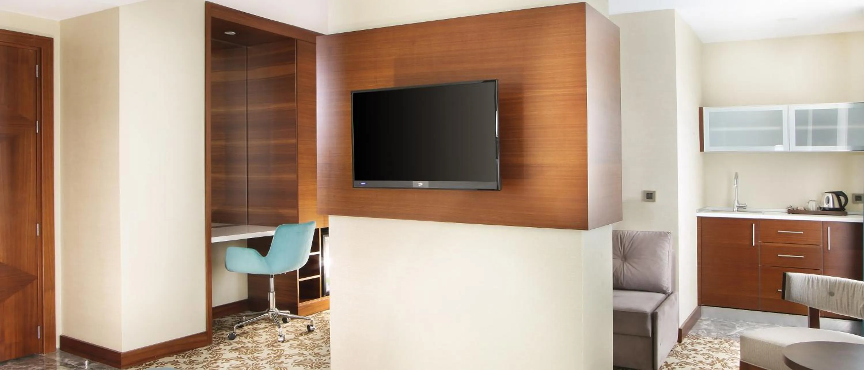 Shower in Mard-inn Hotel