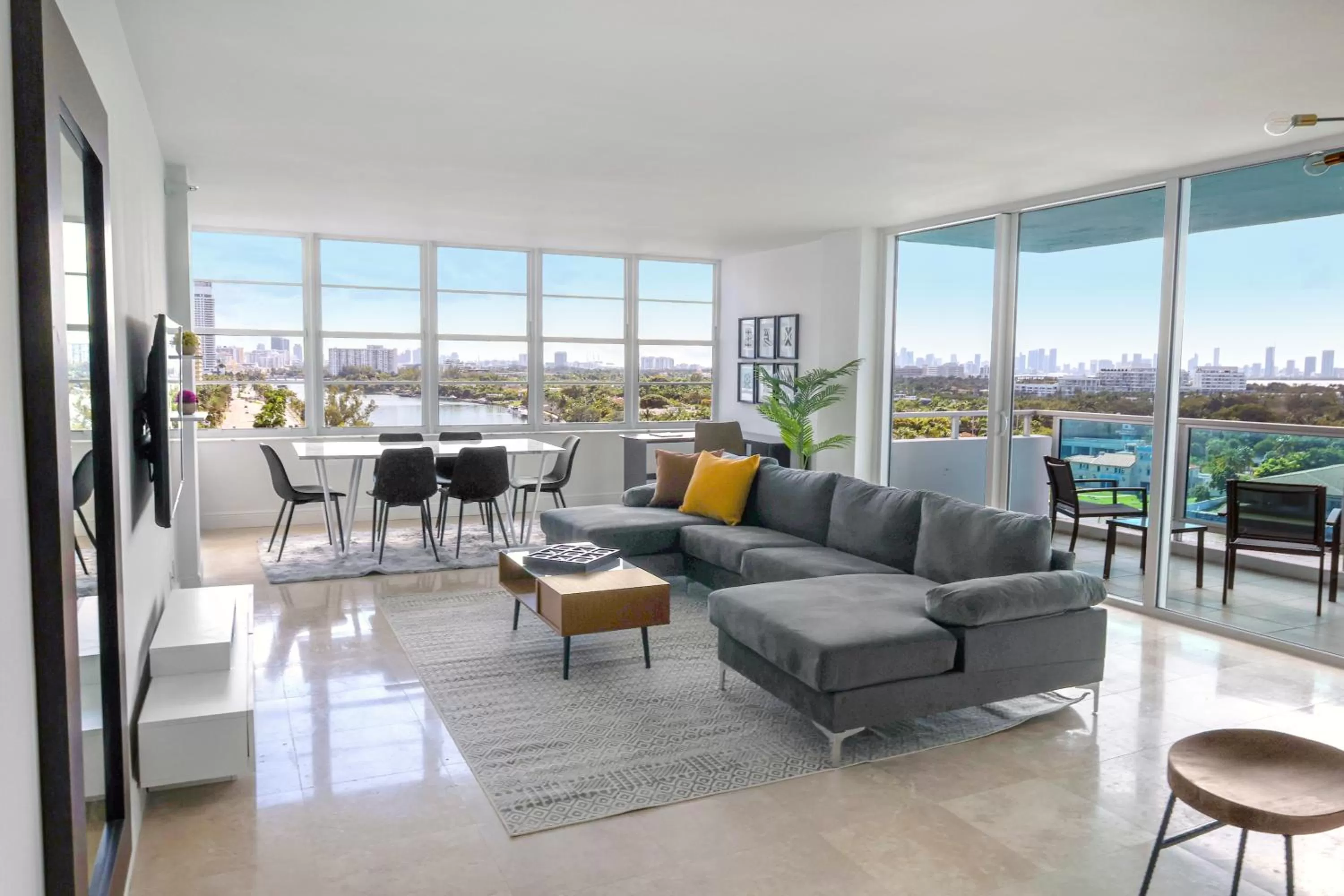 Living room in Seacoast Suites on Miami Beach