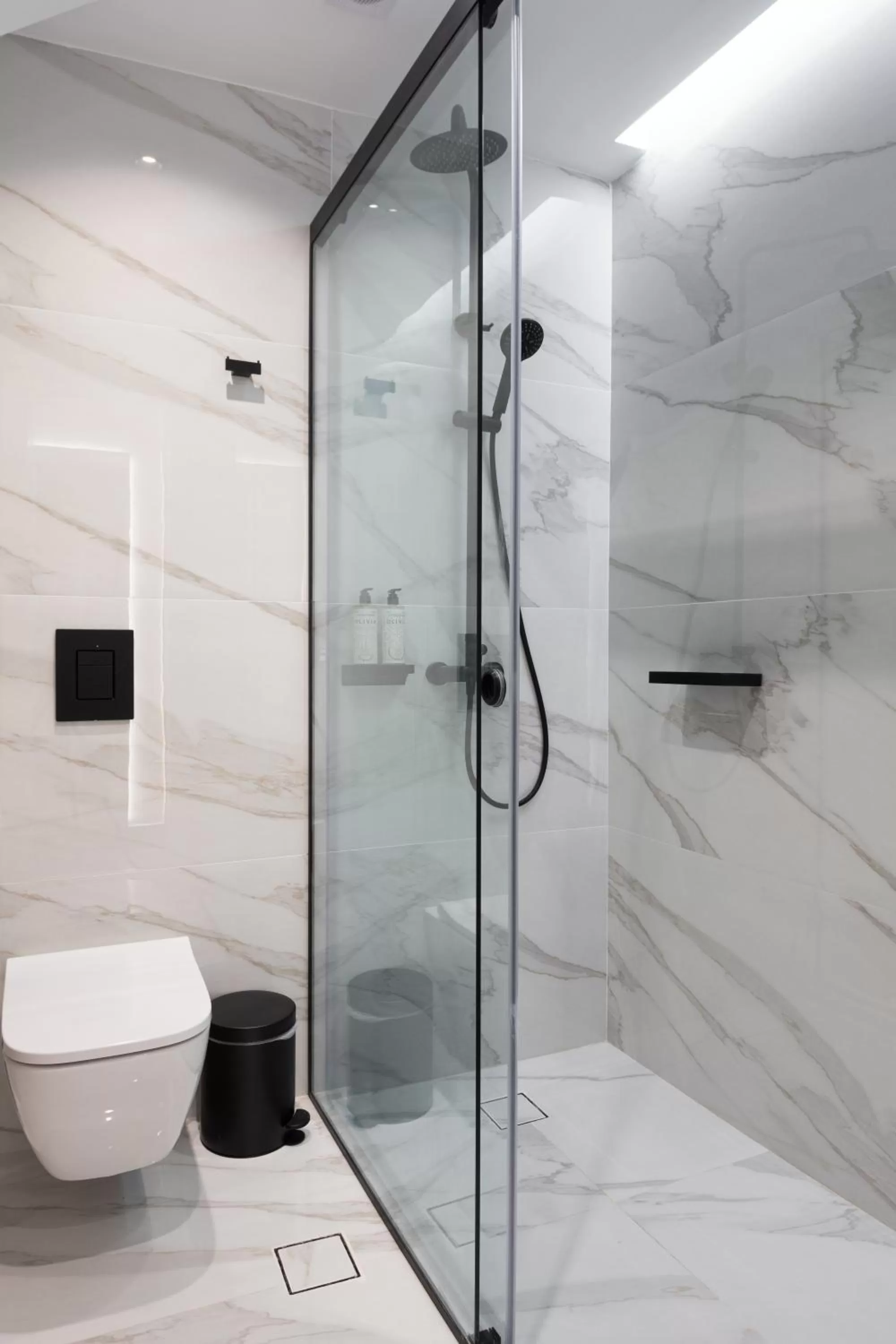 Shower in LUX&EASY Athens Downtown Residences