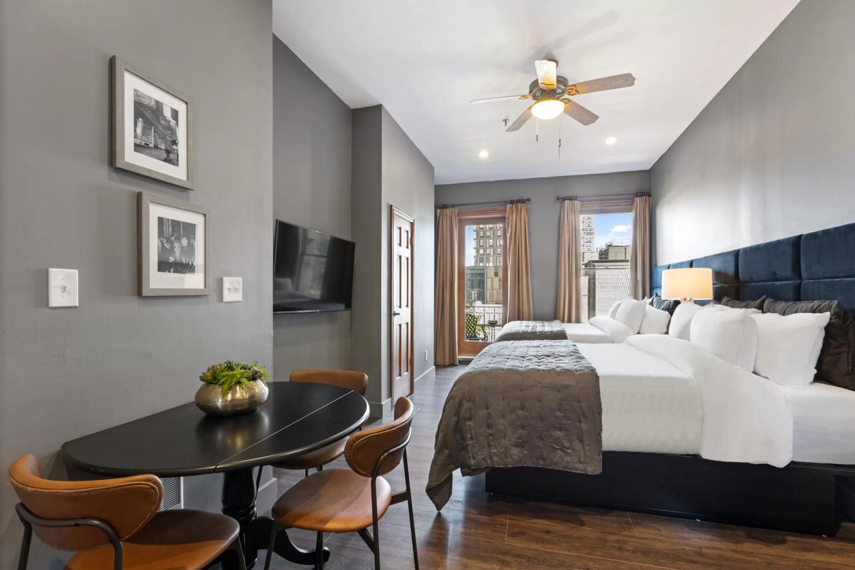 Photo of the whole room, Bed in The Historic Blue Moon Hotel - NYC