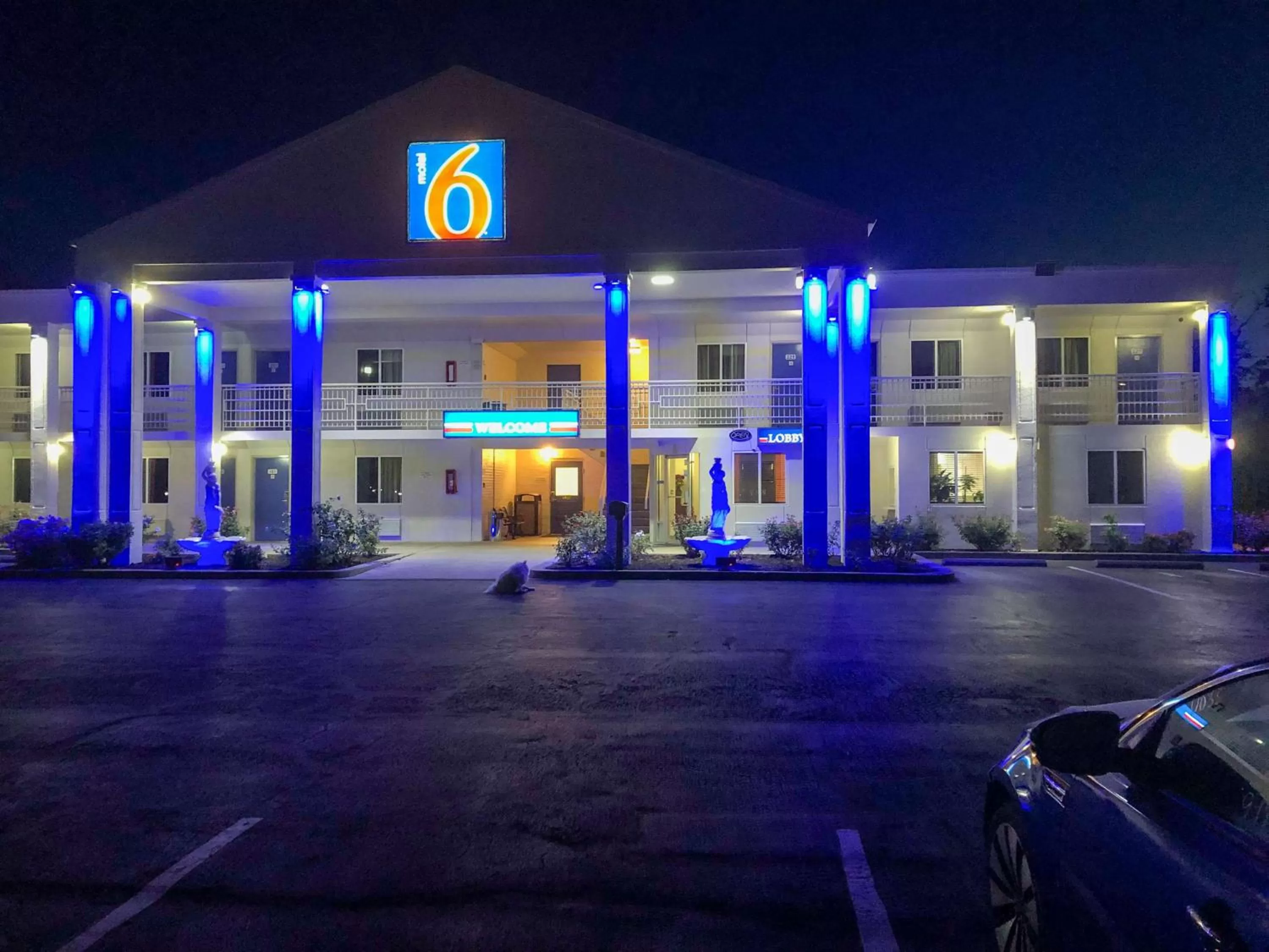 Property building in Motel 6-Martinsburg, WV