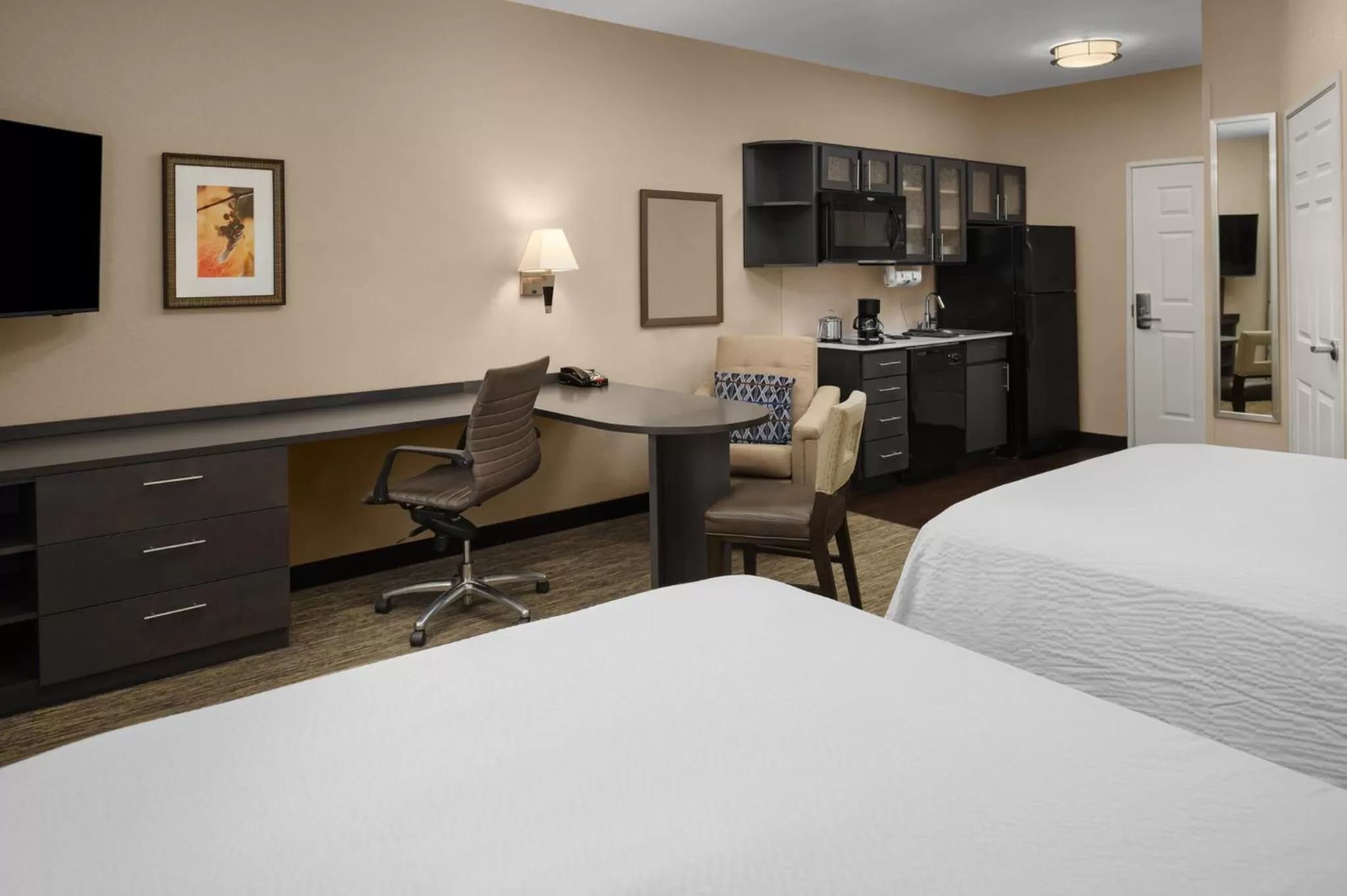 Photo of the whole room, Bed in Candlewood Suites Turlock by IHG