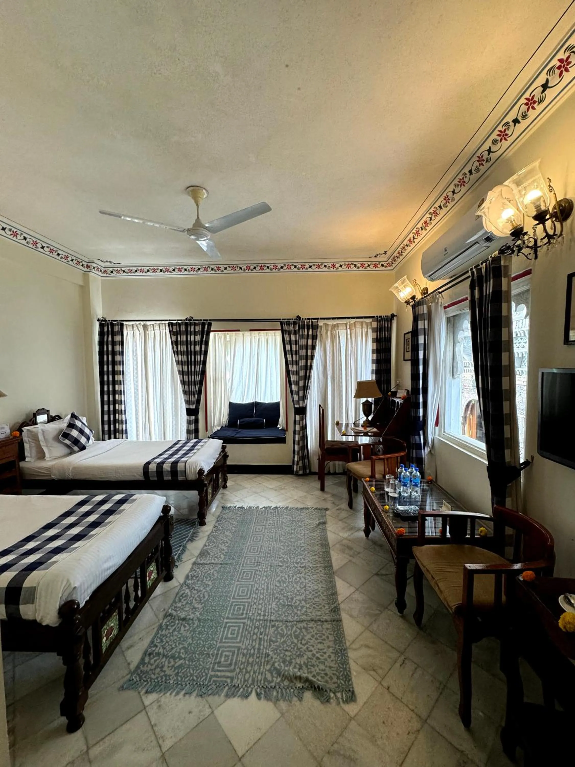 Bed in Hotel Udai Kothi