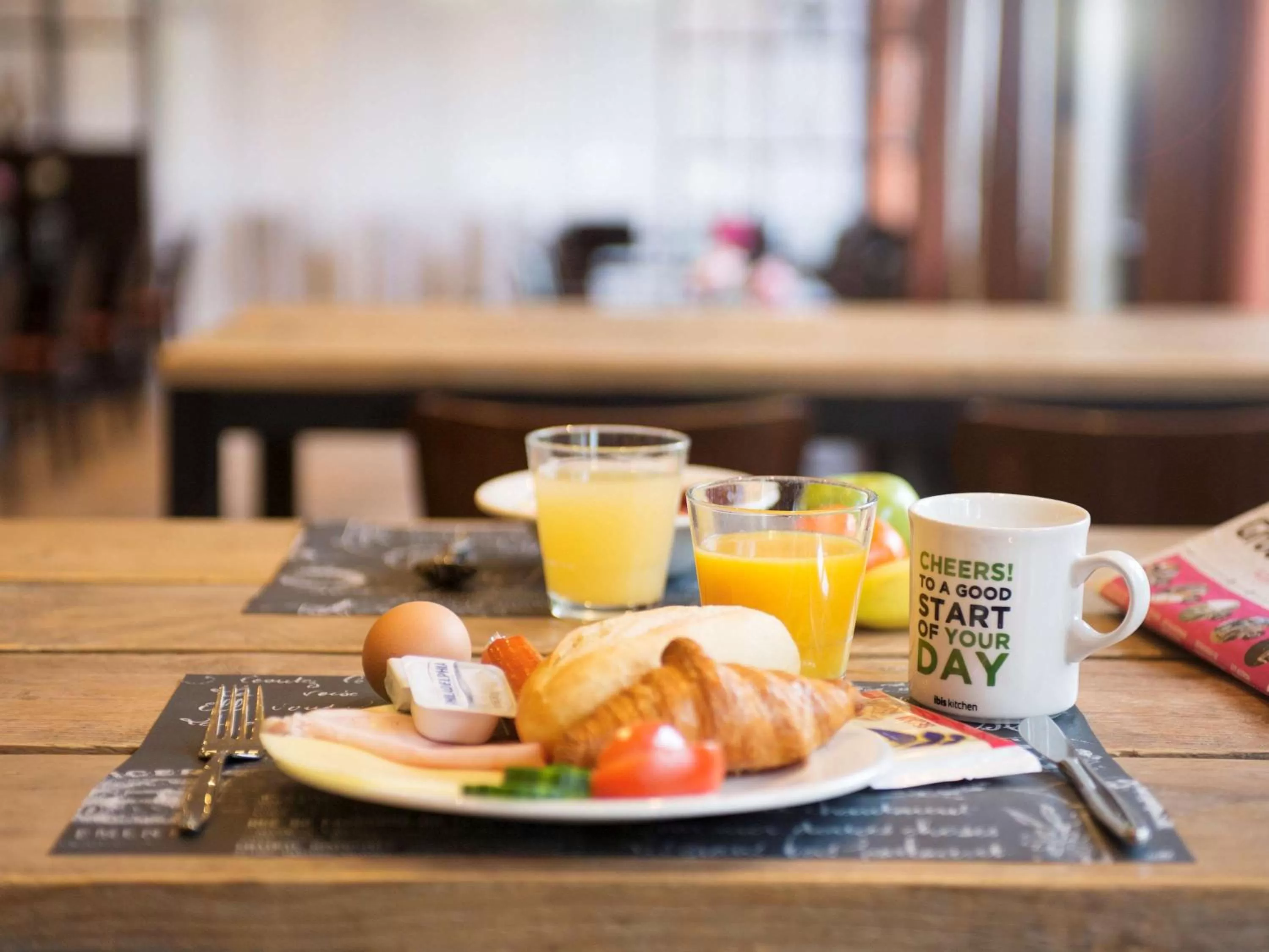 Photo of the whole room in ibis Rotterdam Vlaardingen