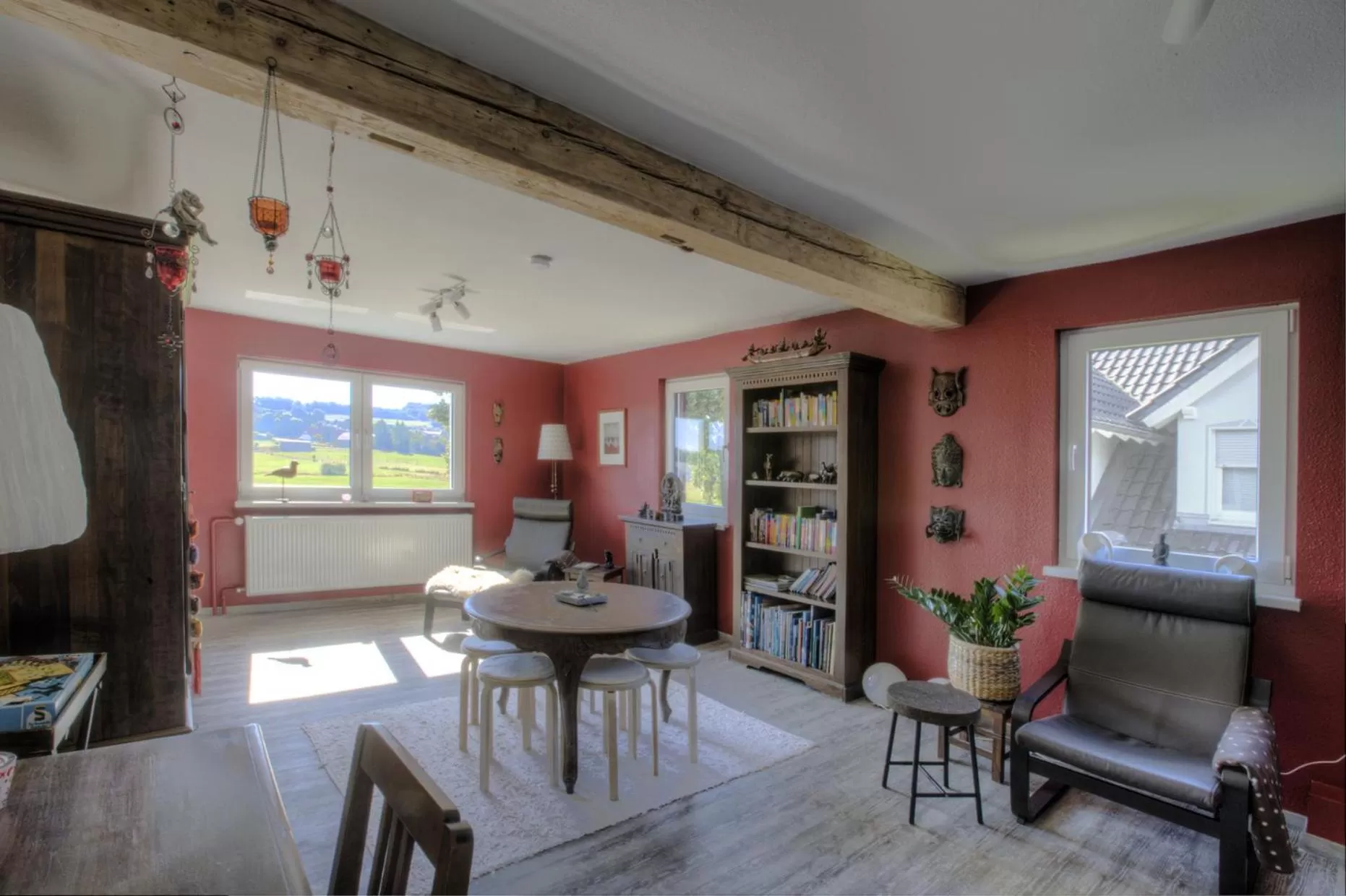 Communal lounge/ TV room in mein kleinHOTEL