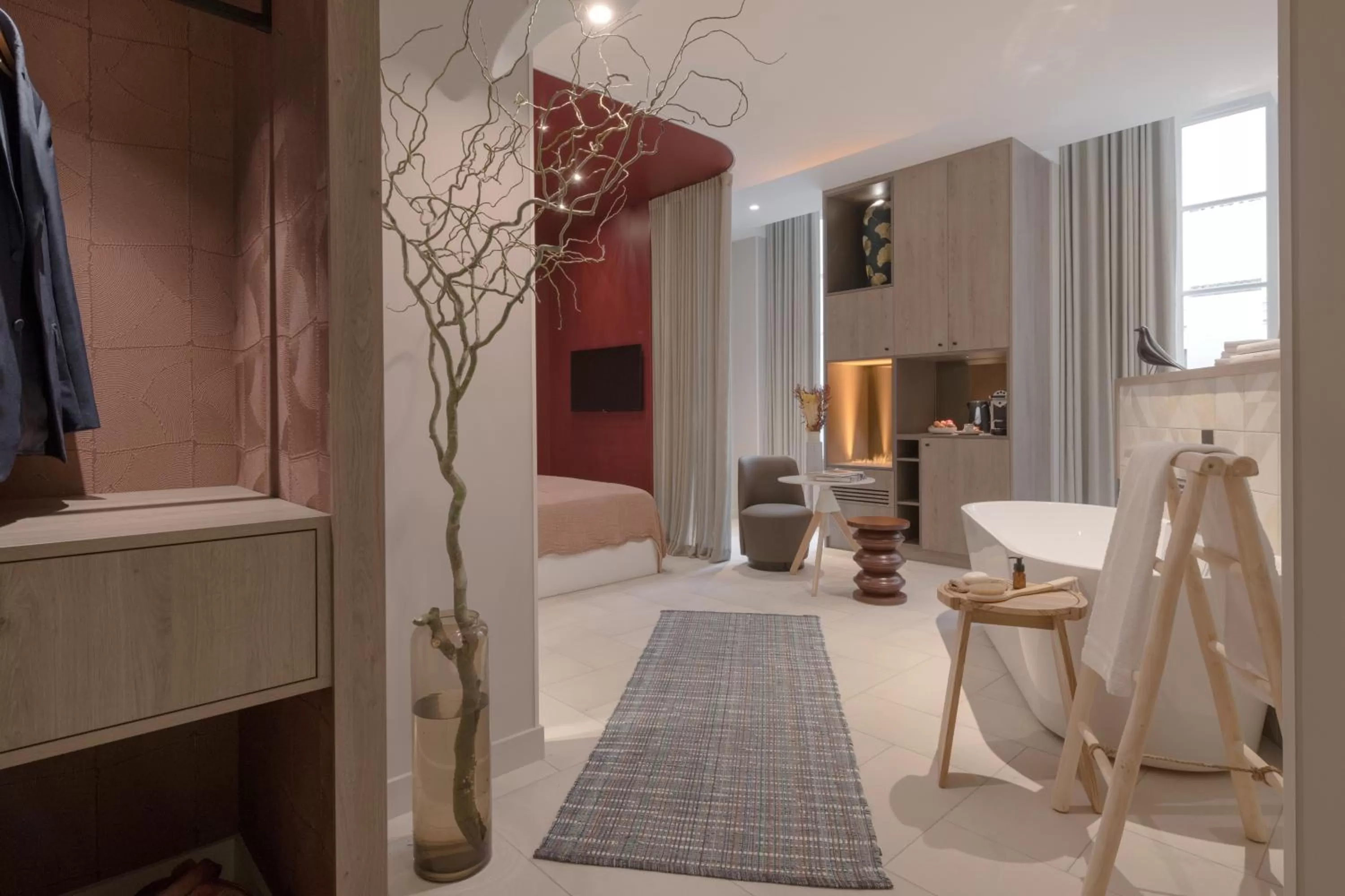 Living room, Bathroom in MiHotel Sala