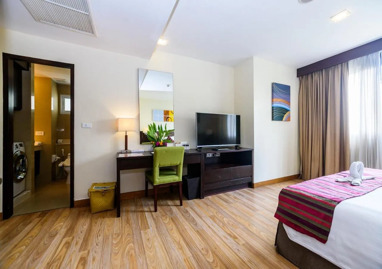 Bedroom, Bed in Lohas Residences Sukhumvit 2