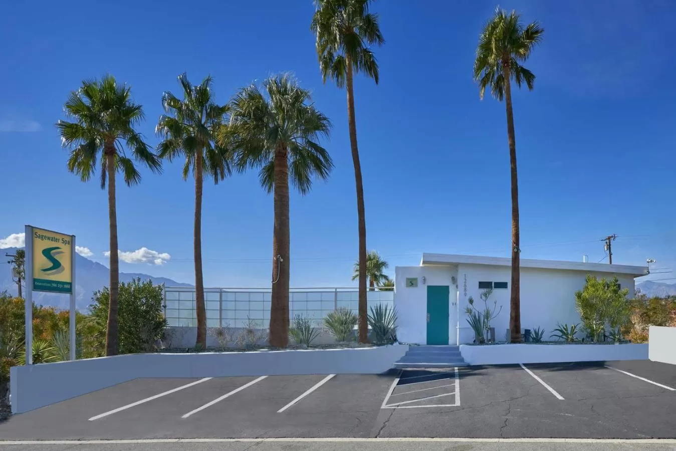 Facade/entrance in Sagewater Hotel