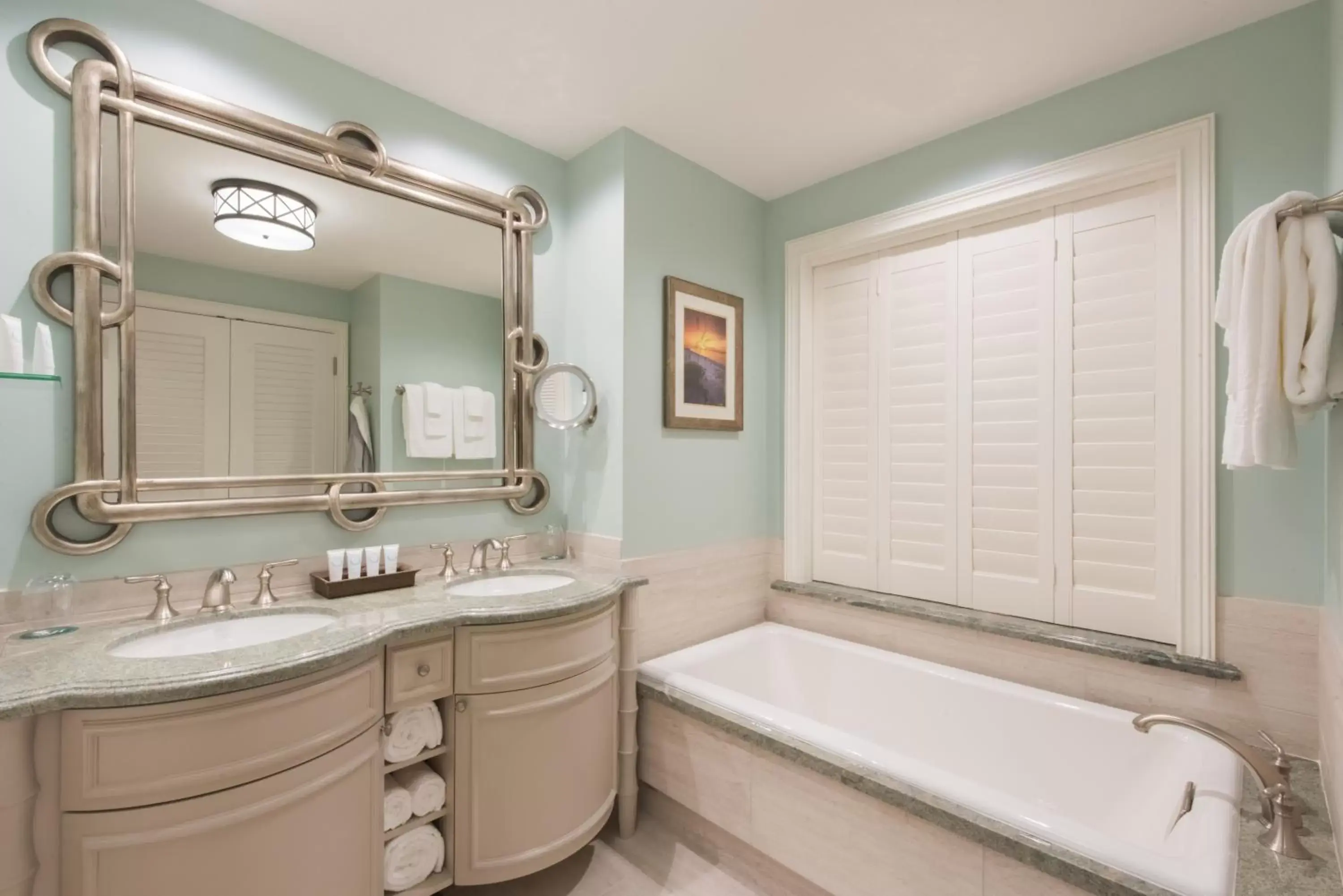 Courtyard View Room with Two Queen Beds in Henderson Beach Resort Courtyard View Room with Two Queen Beds in Henderson Beach Resort