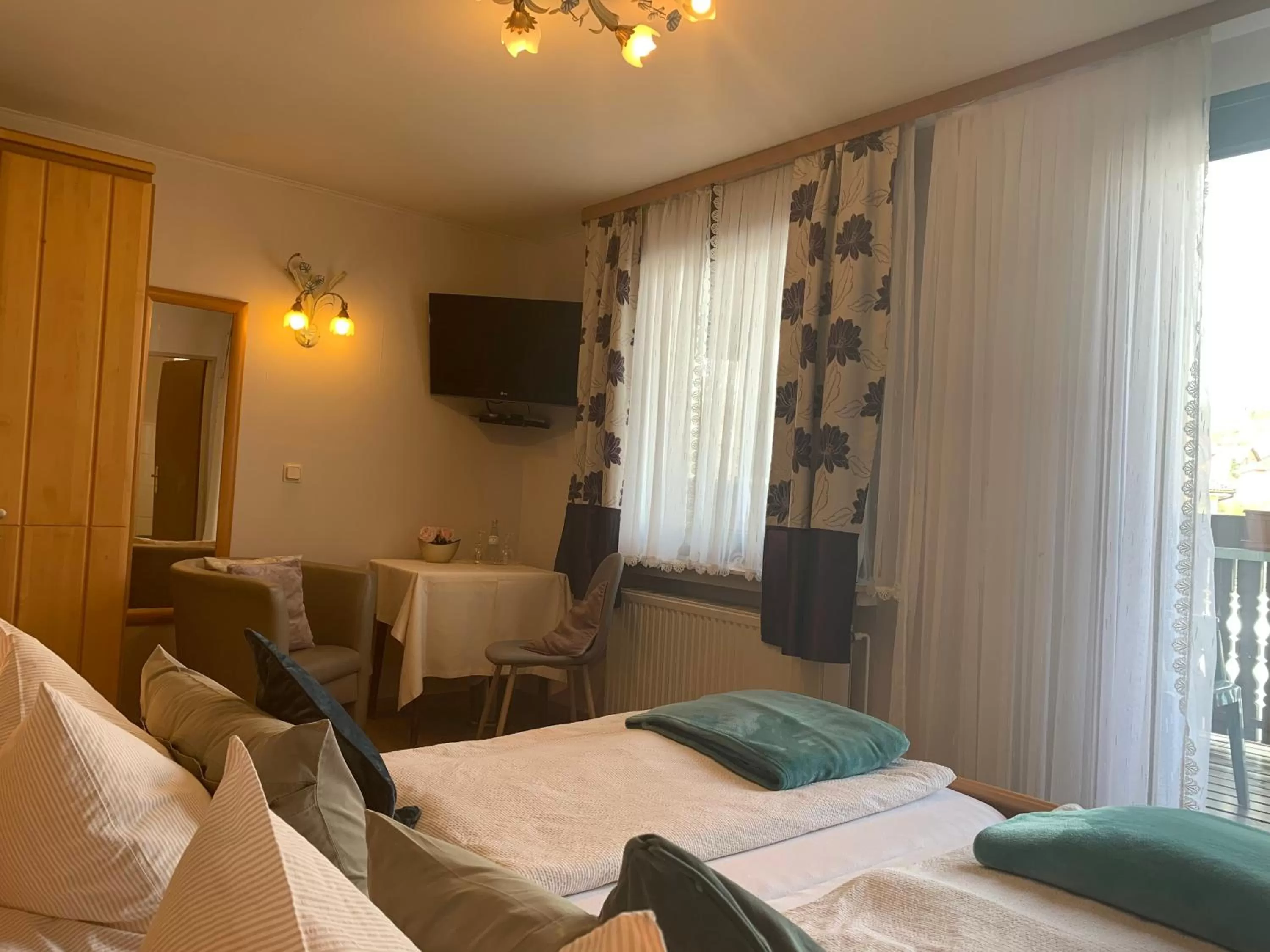 Bedroom, Bed in Restaurant Landgasthof Zum Wiesengrund